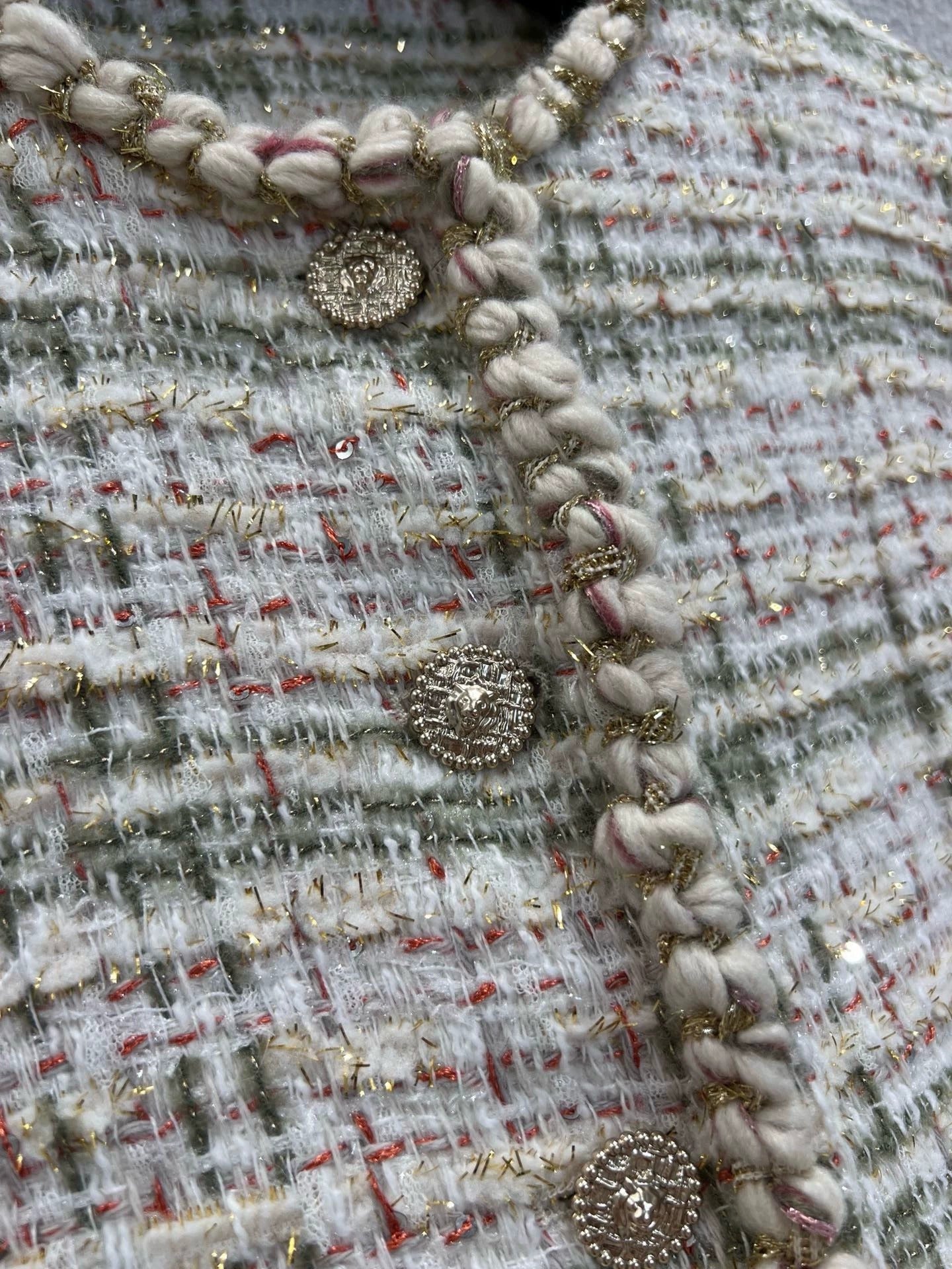 25A Noble Feeling Coarse Flower Vest