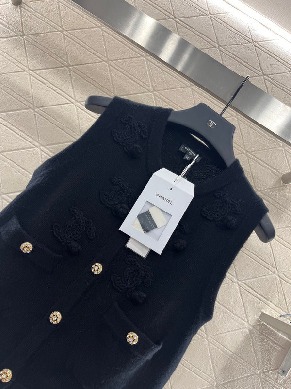 25 new products Knitted vest