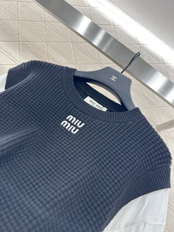 25 New Arrival Knitted long-sleeved top
