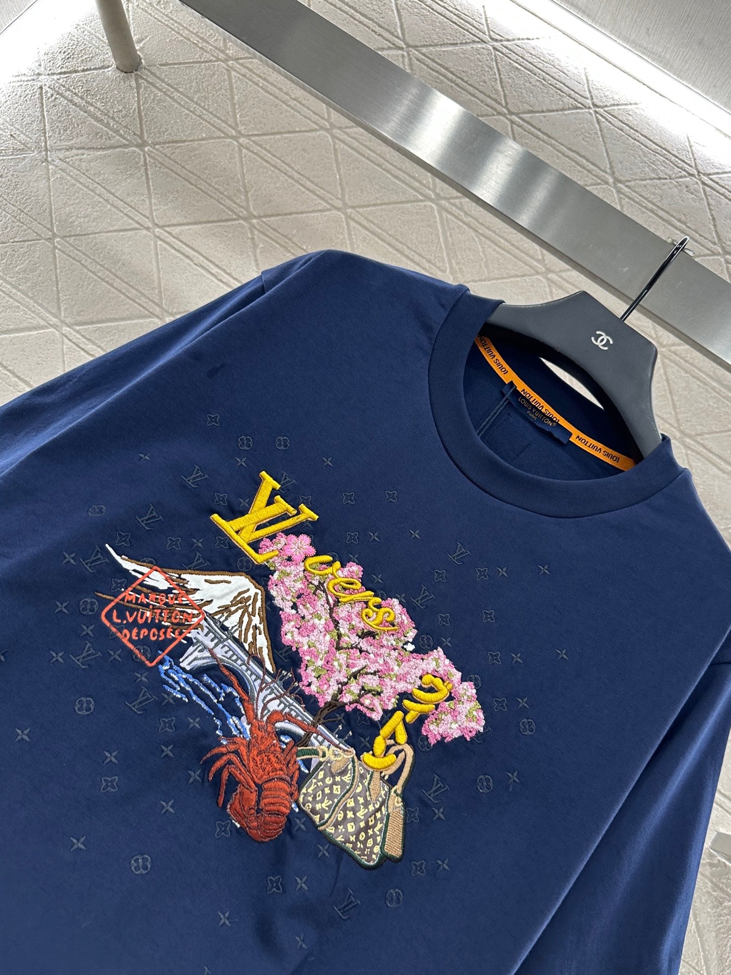 25 New Arrivals Round-Neck Embroidered Short Sleeves