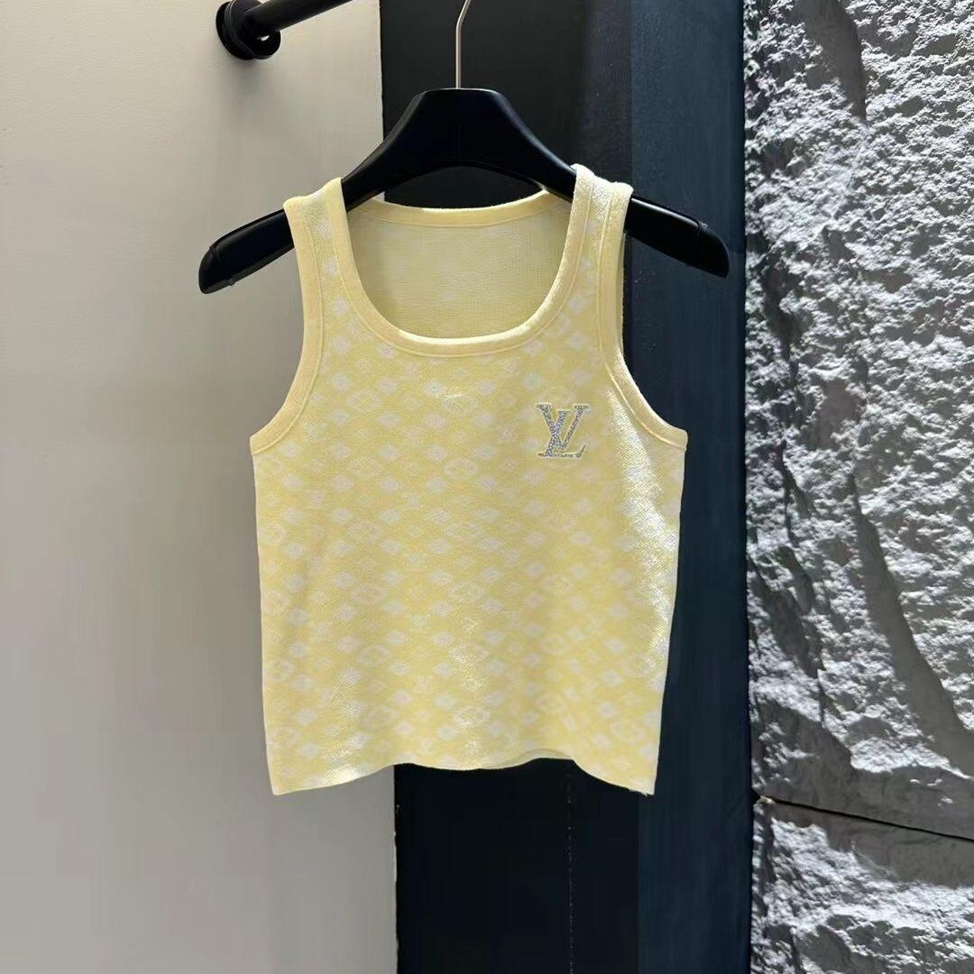 Laser logo knitted vest