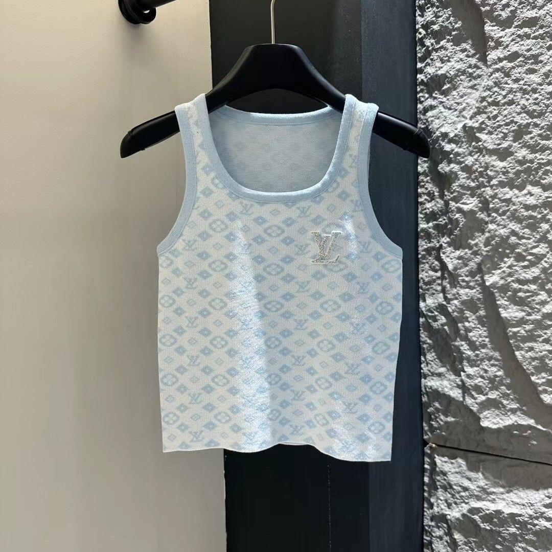 Laser logo knitted vest