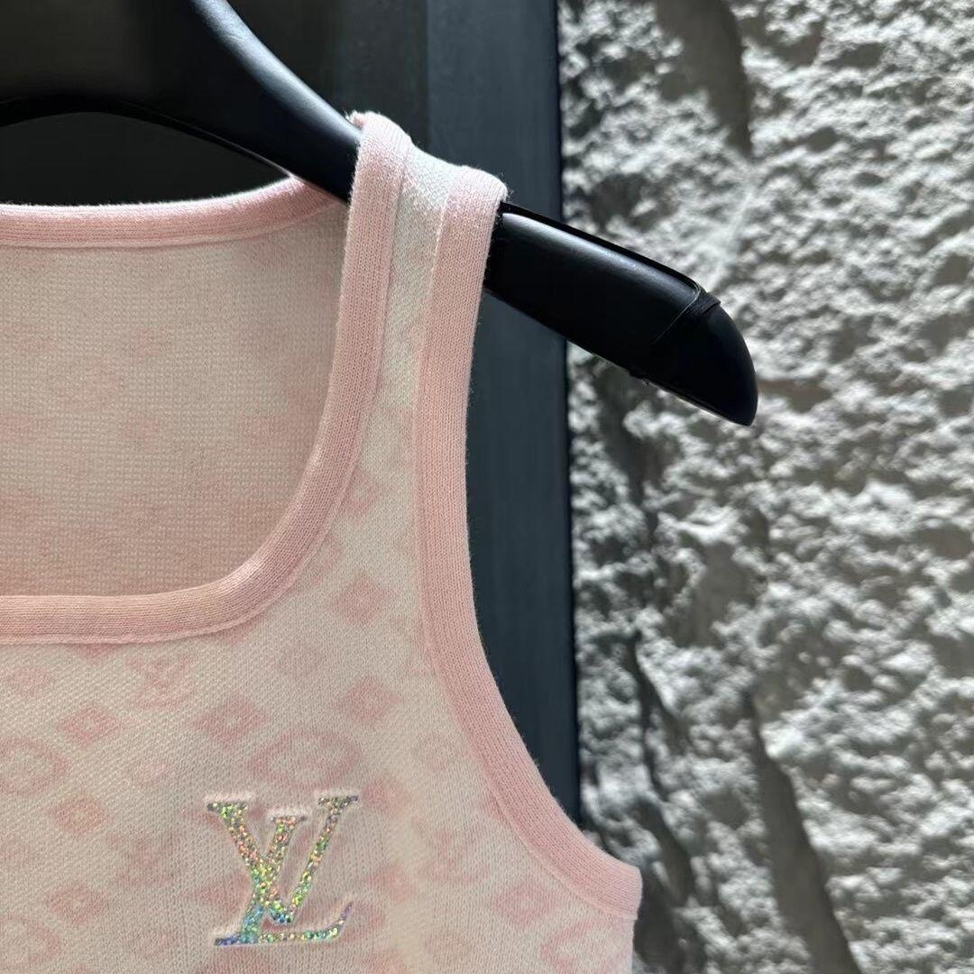 Laser logo knitted vest
