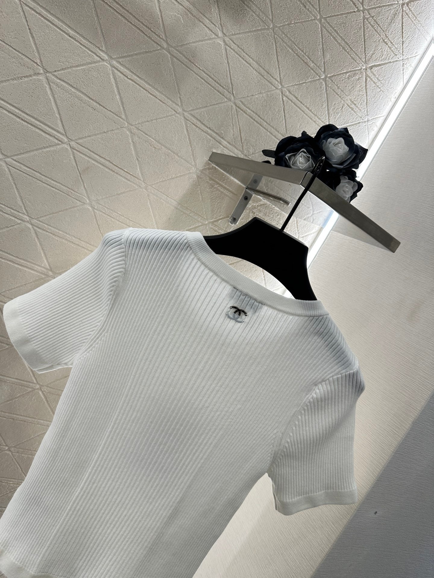 Heart-shaped knitted short-sleeved shirt