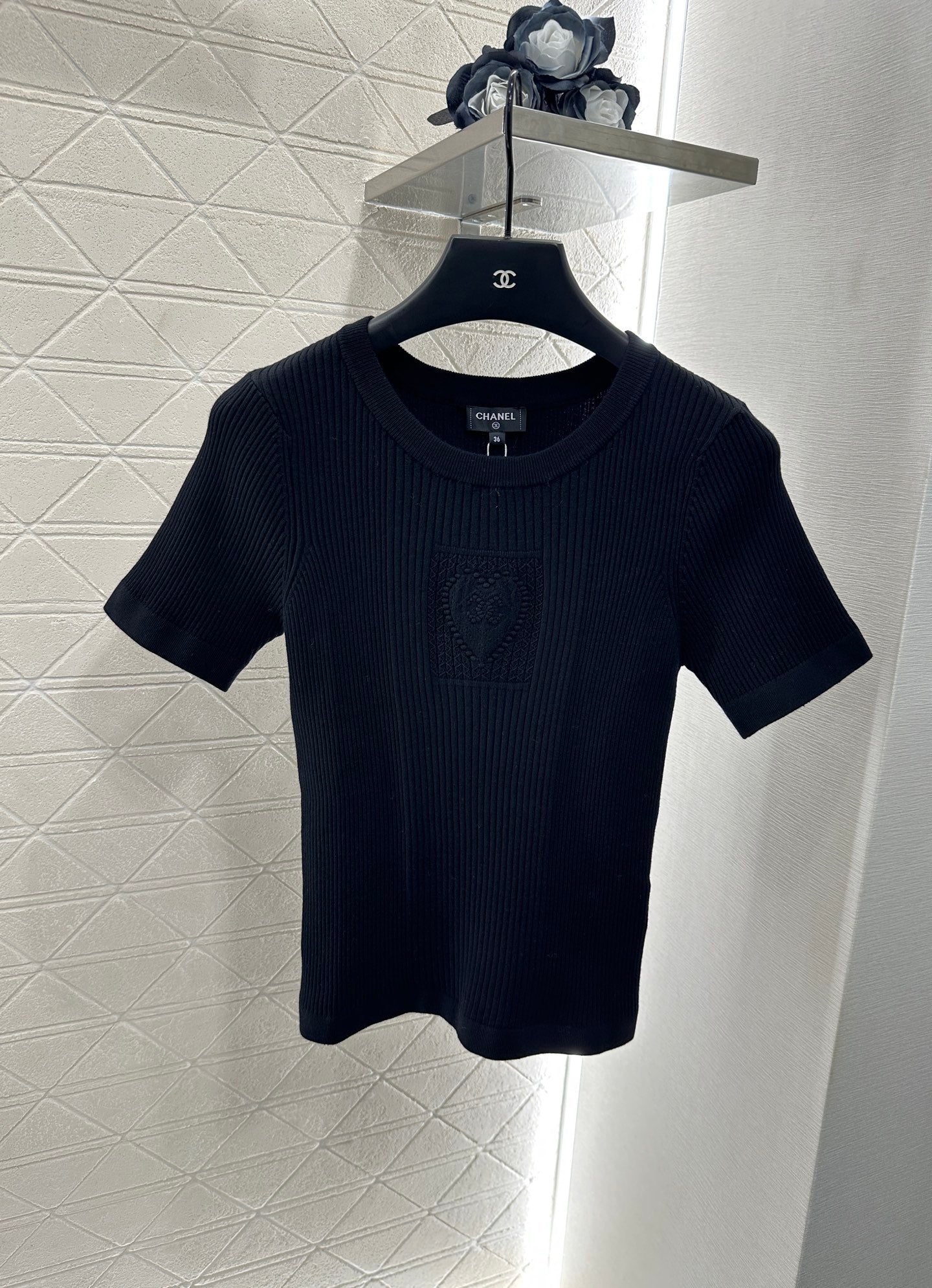 Heart-shaped knitted short-sleeved shirt
