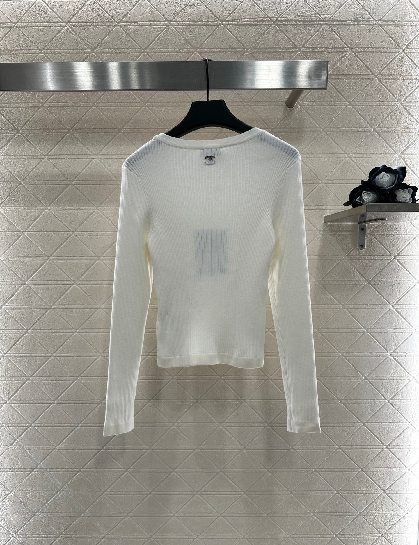 Heart-shaped knitted long-sleeved top