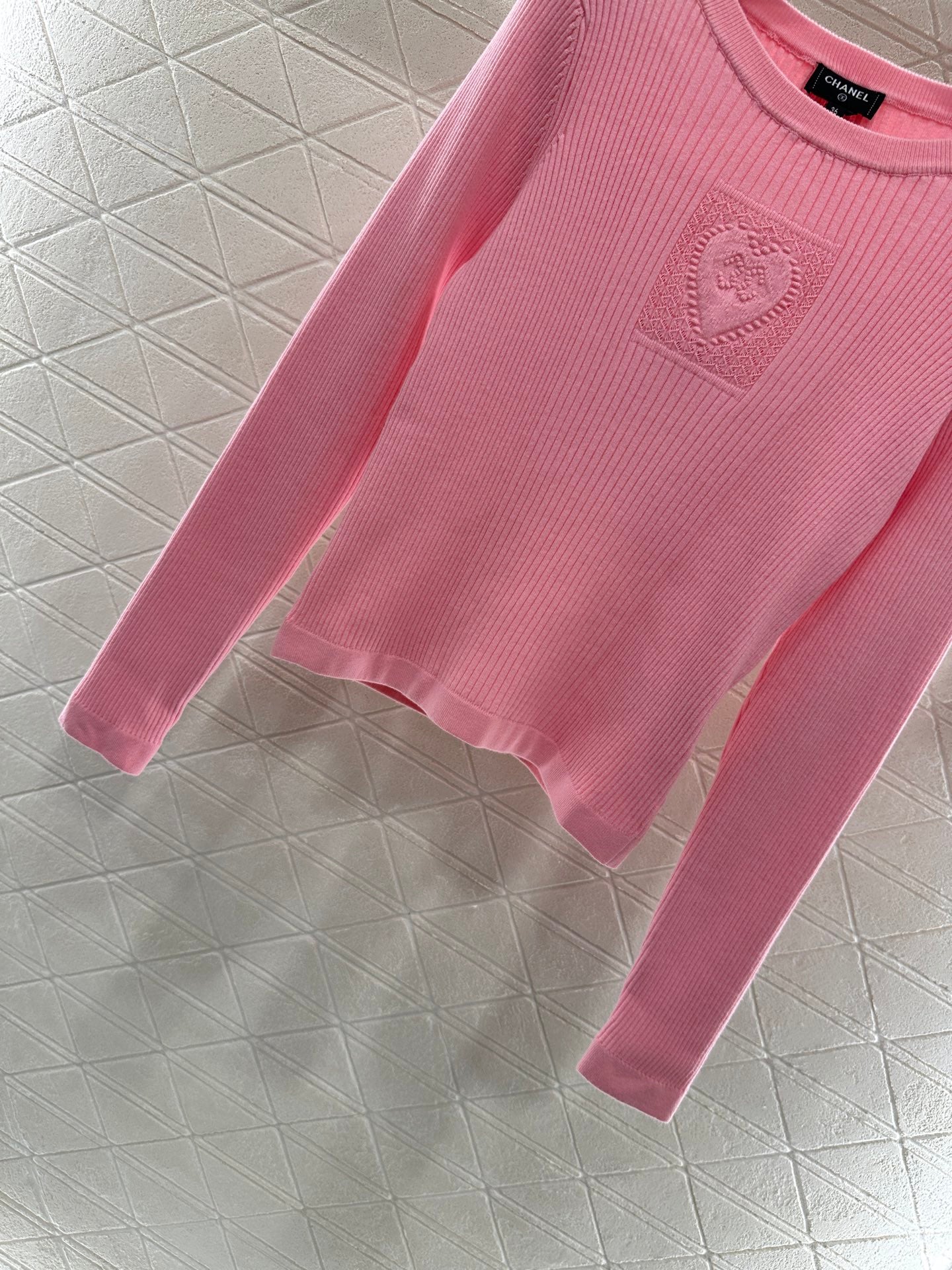 Heart-shaped knitted long-sleeved top