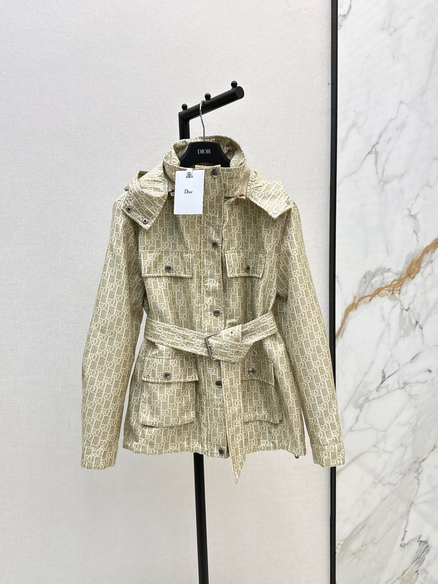 Hooded mid-length jacket
