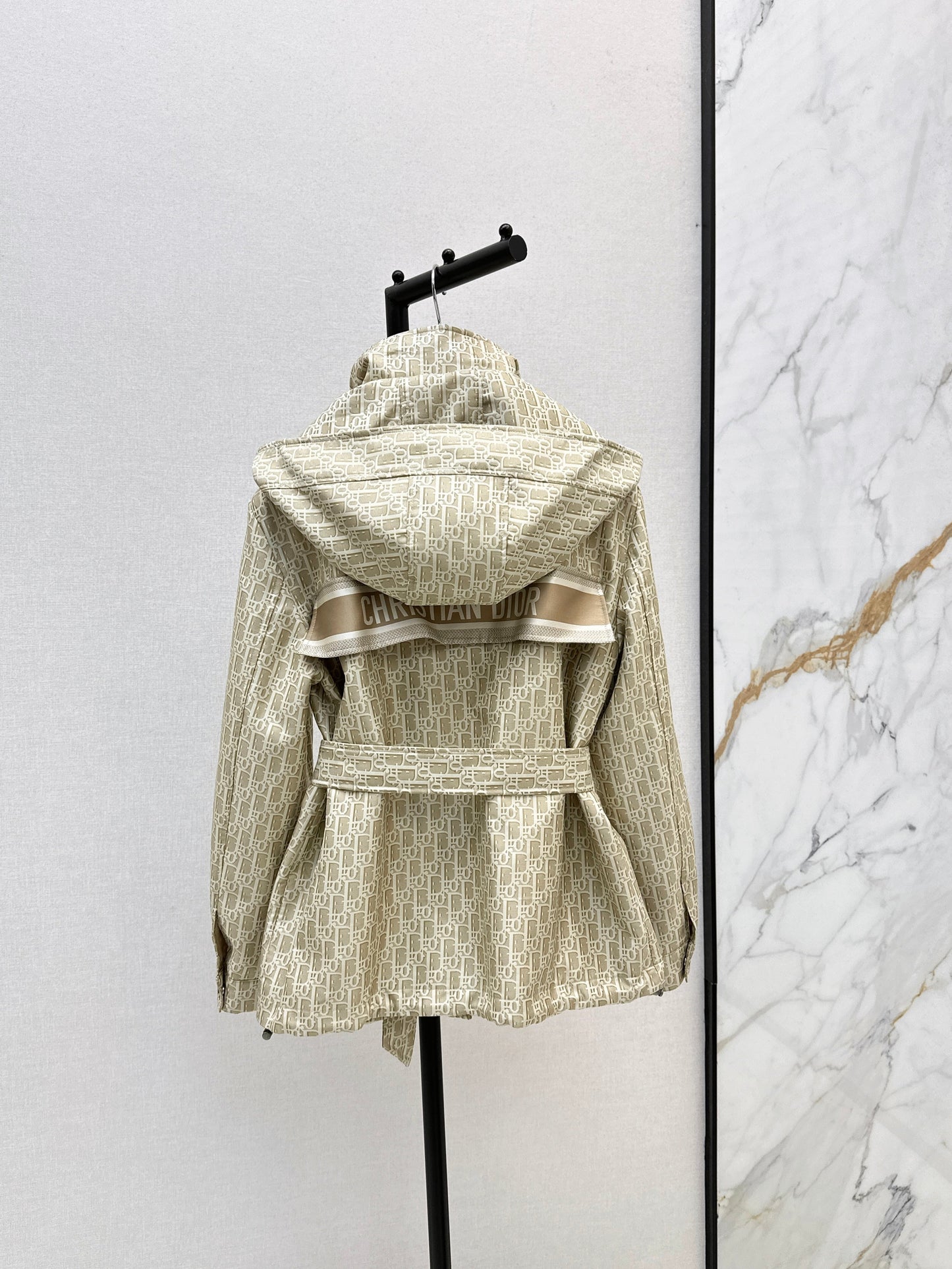 Hooded mid-length jacket