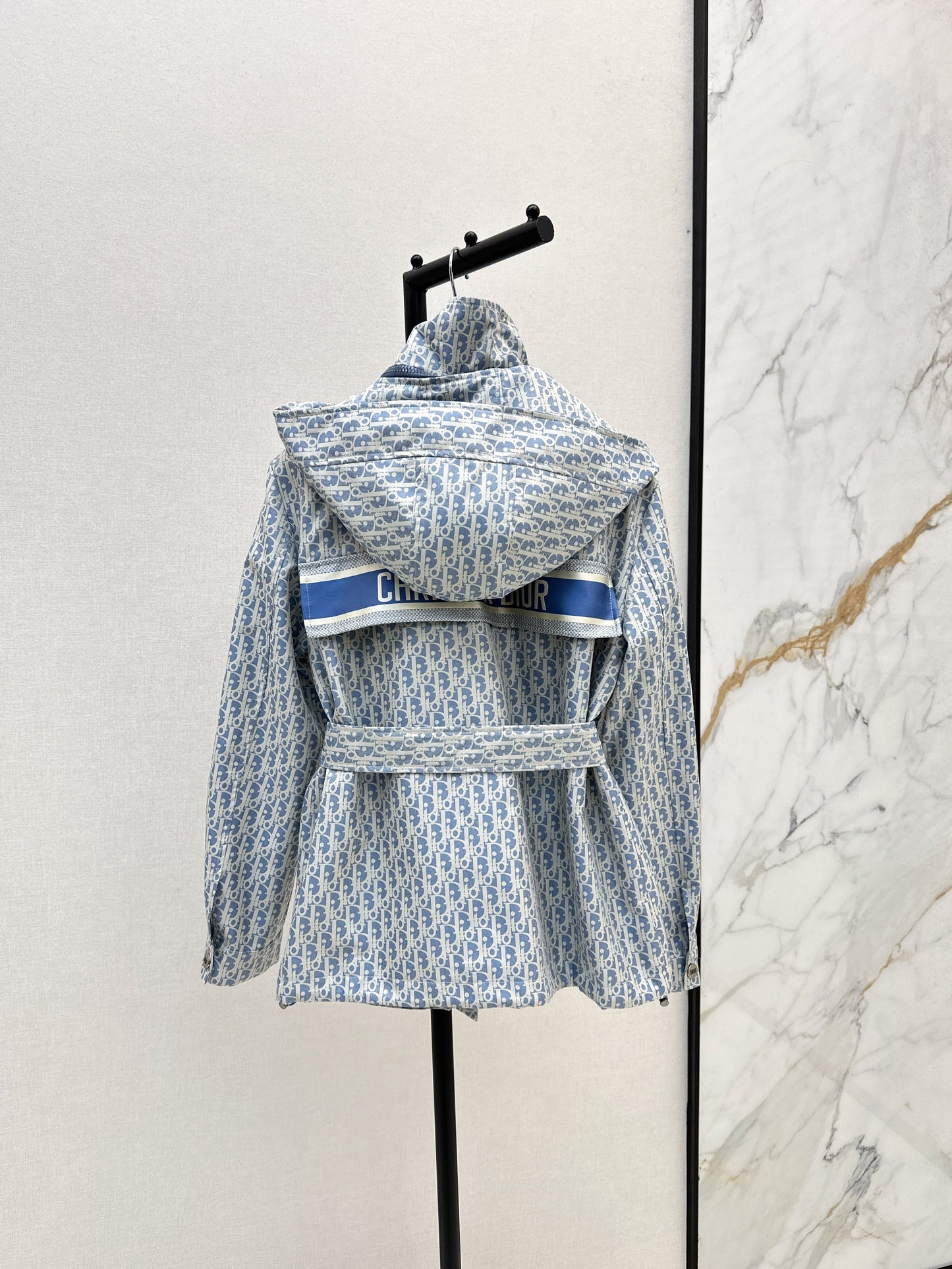 Hooded mid-length jacket