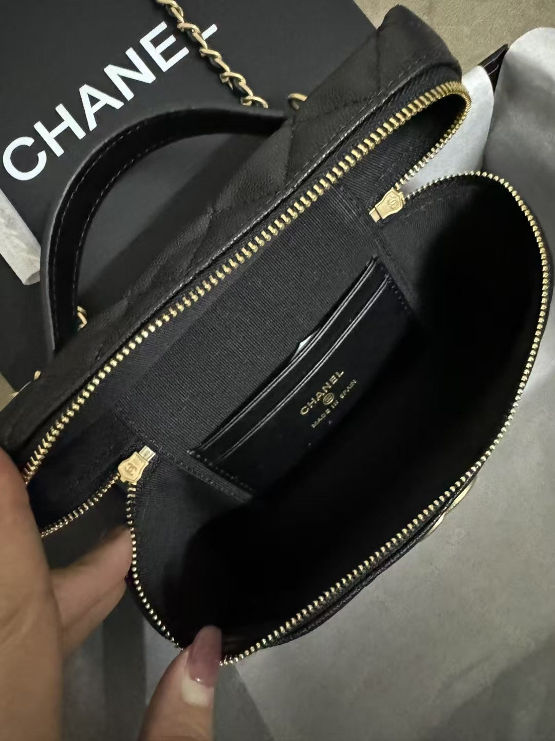 No-waist chain bag