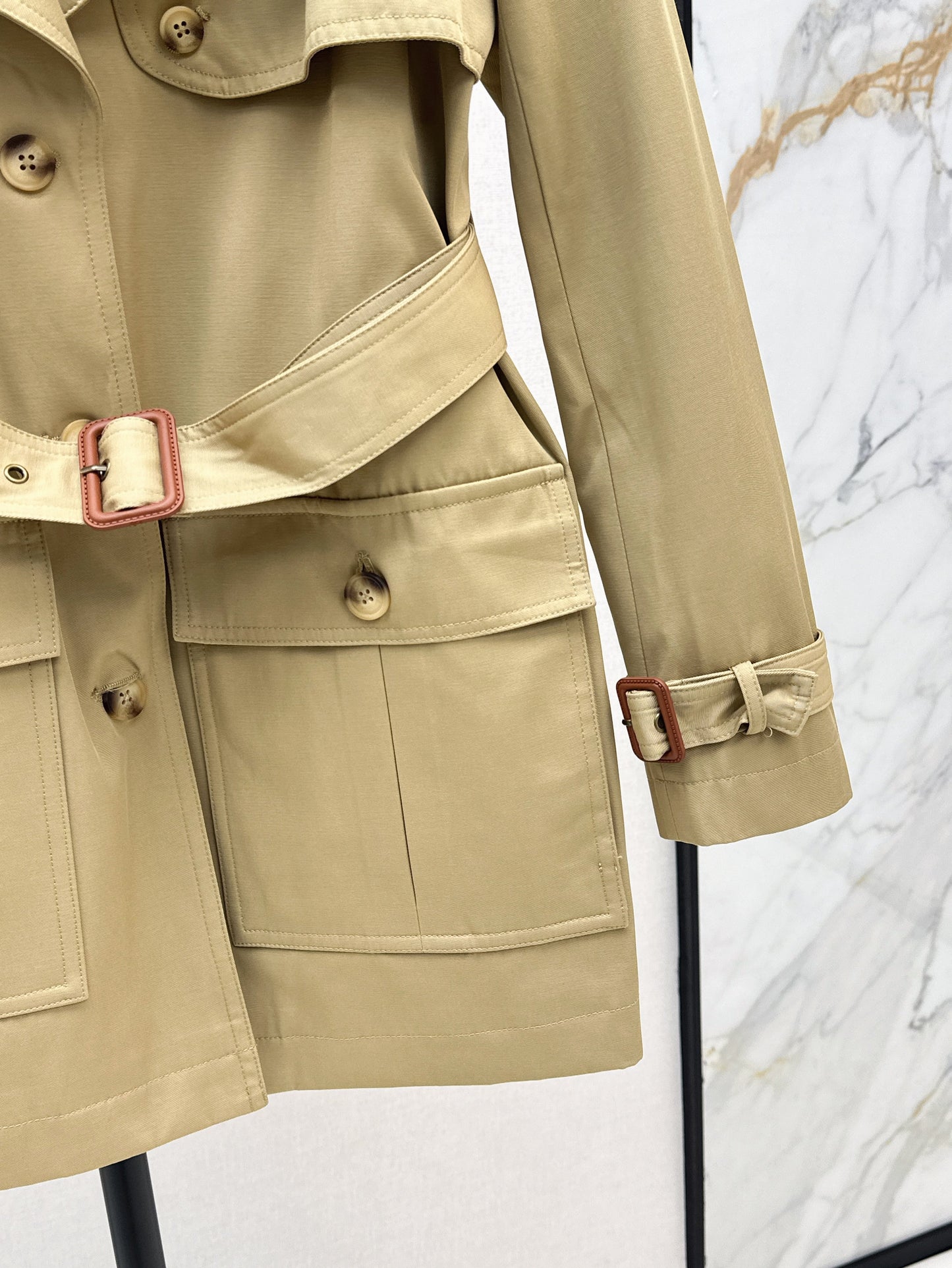 Short trench coat