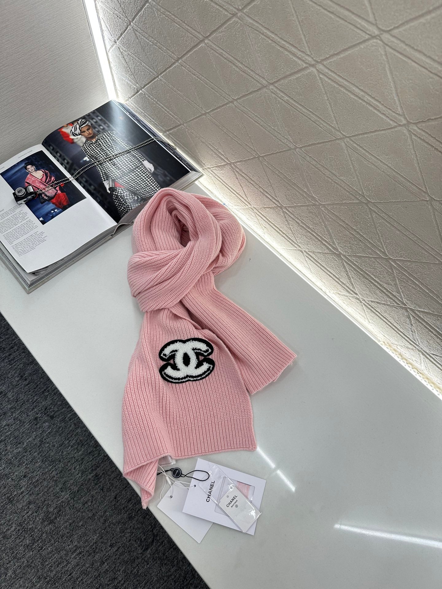 Cashmere knitted scarf