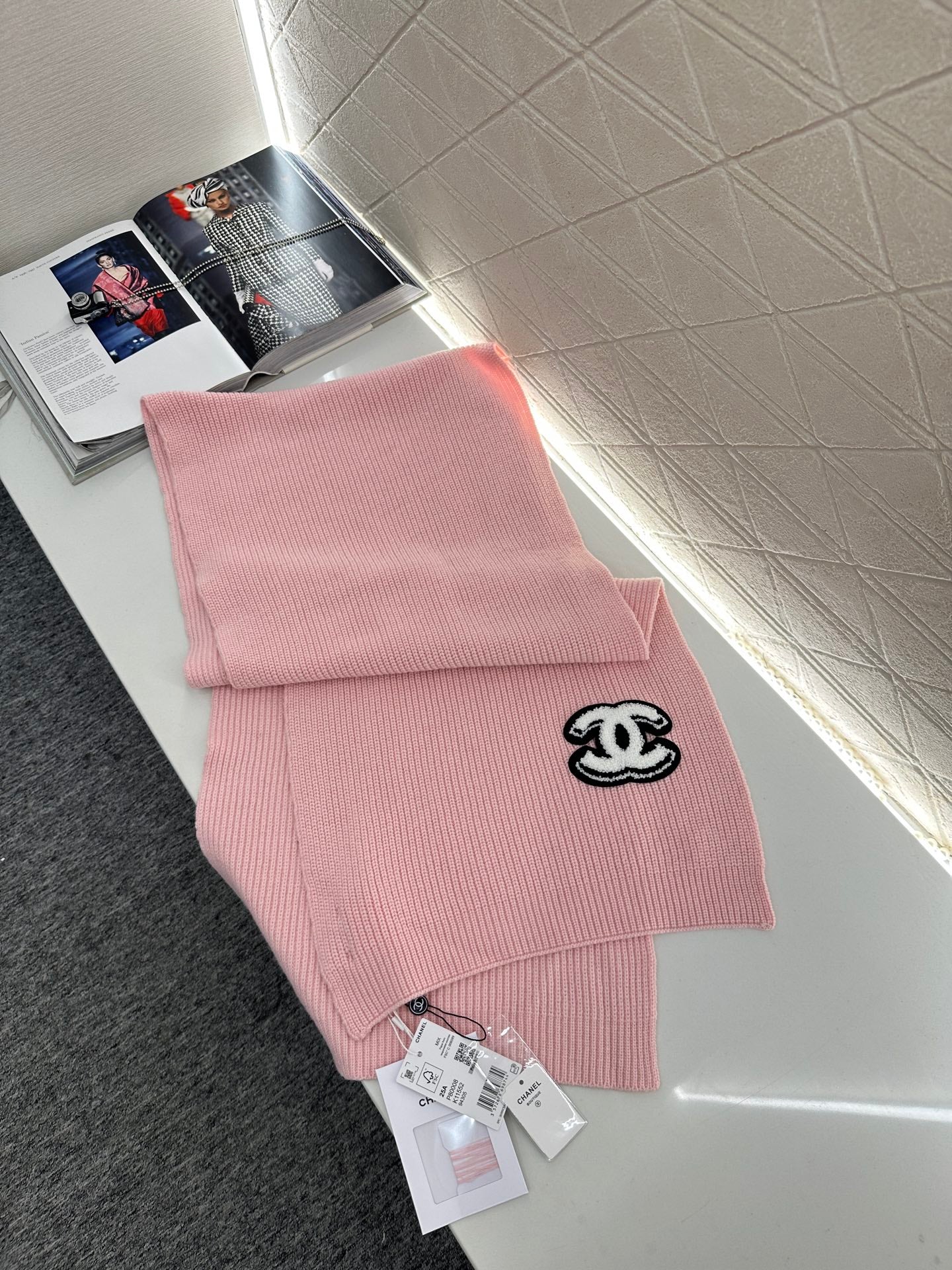 Cashmere knitted scarf