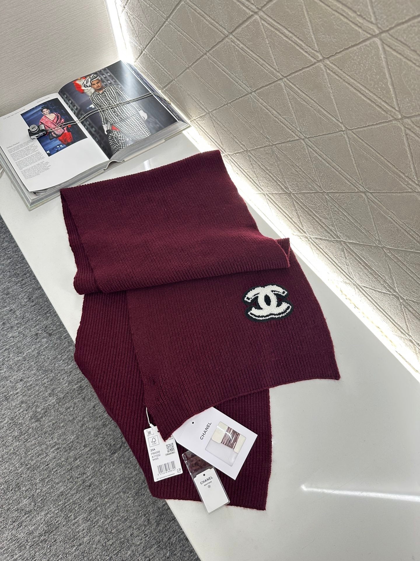 Cashmere knitted scarf
