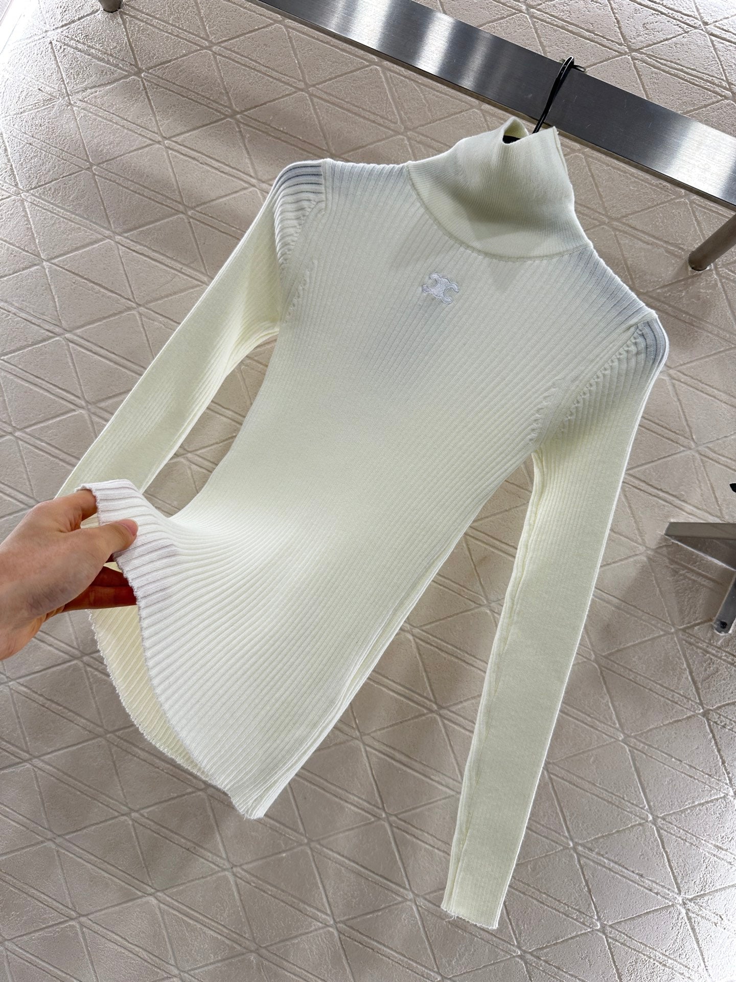 25fw Slim fit high neck base shirt