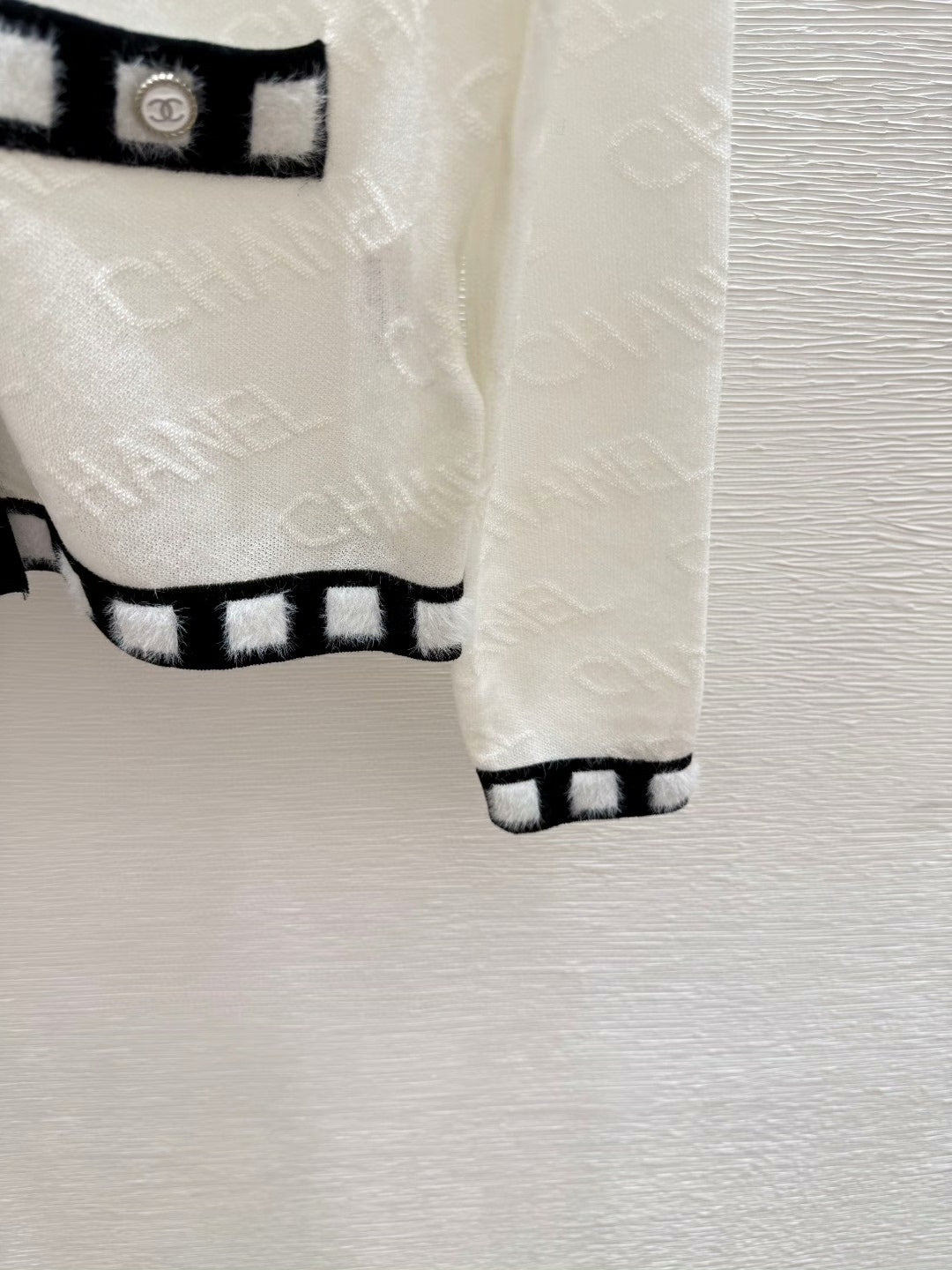 25 Spring and Autumn Sleeve Cardigan