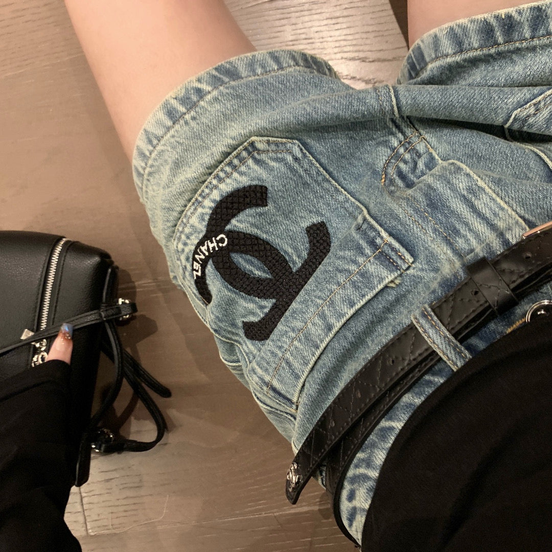 25 Summer New Double C Embroidery Pocket Denim Shorts