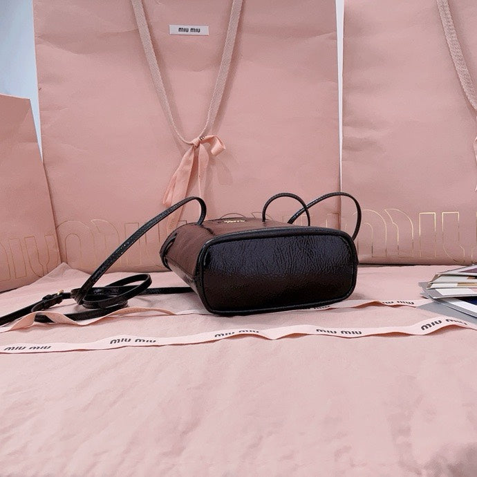 M 25 New mini bucket bag