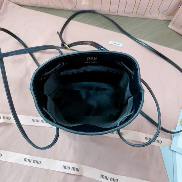 M 25 New mini bucket bag