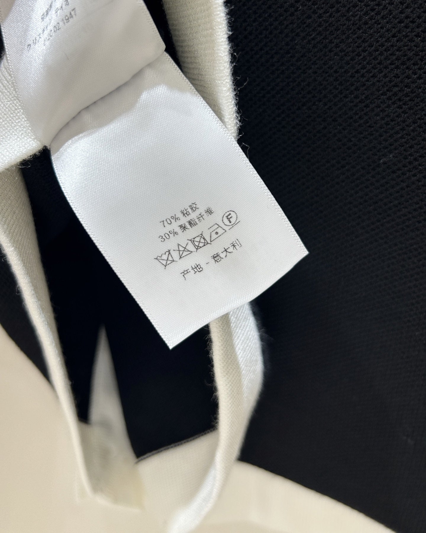 25 black and white colorblock knitted cardigan