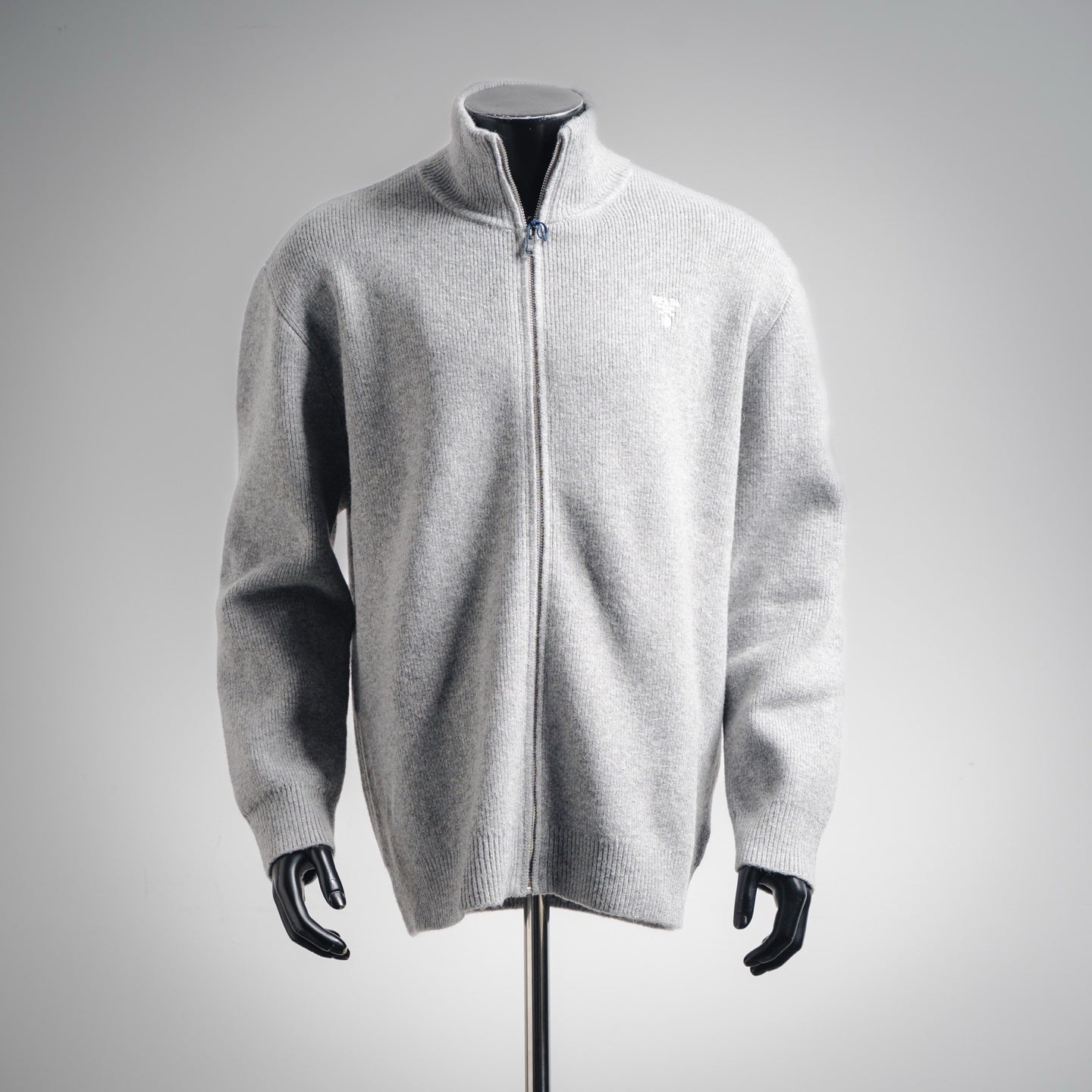 25 Knitted Zippered Long Cardigan