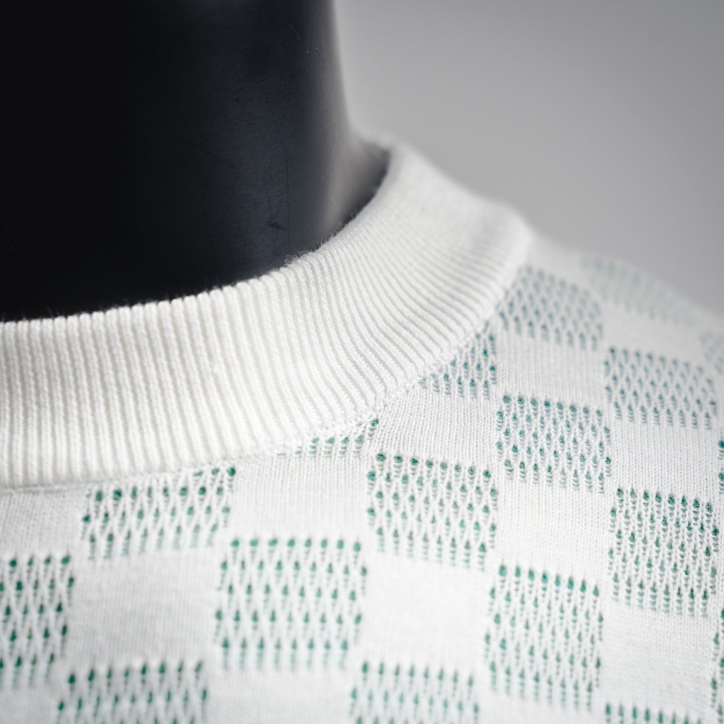 25 Gradient all-over print knitted crewneck sweater