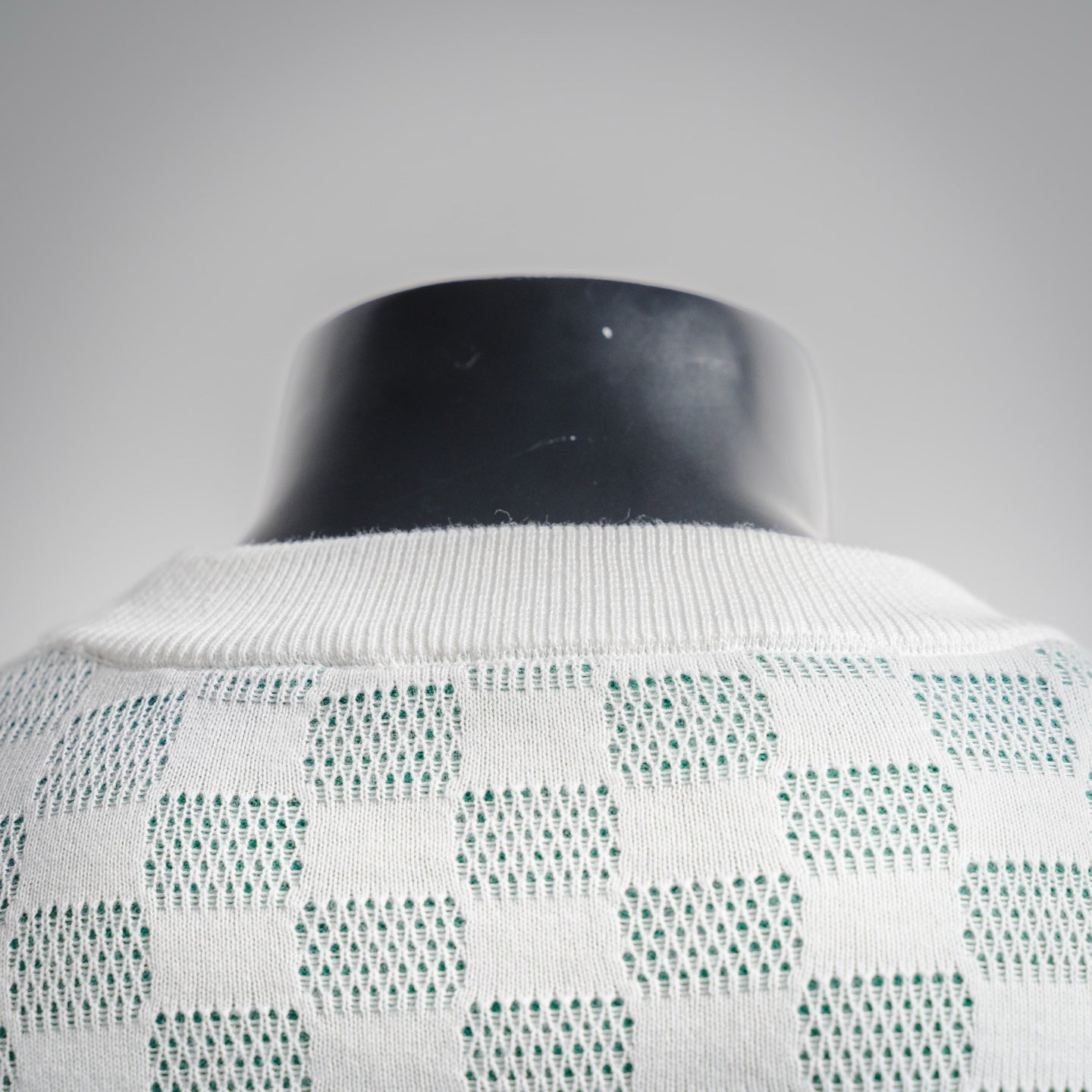 25 Gradient all-over print knitted crewneck sweater