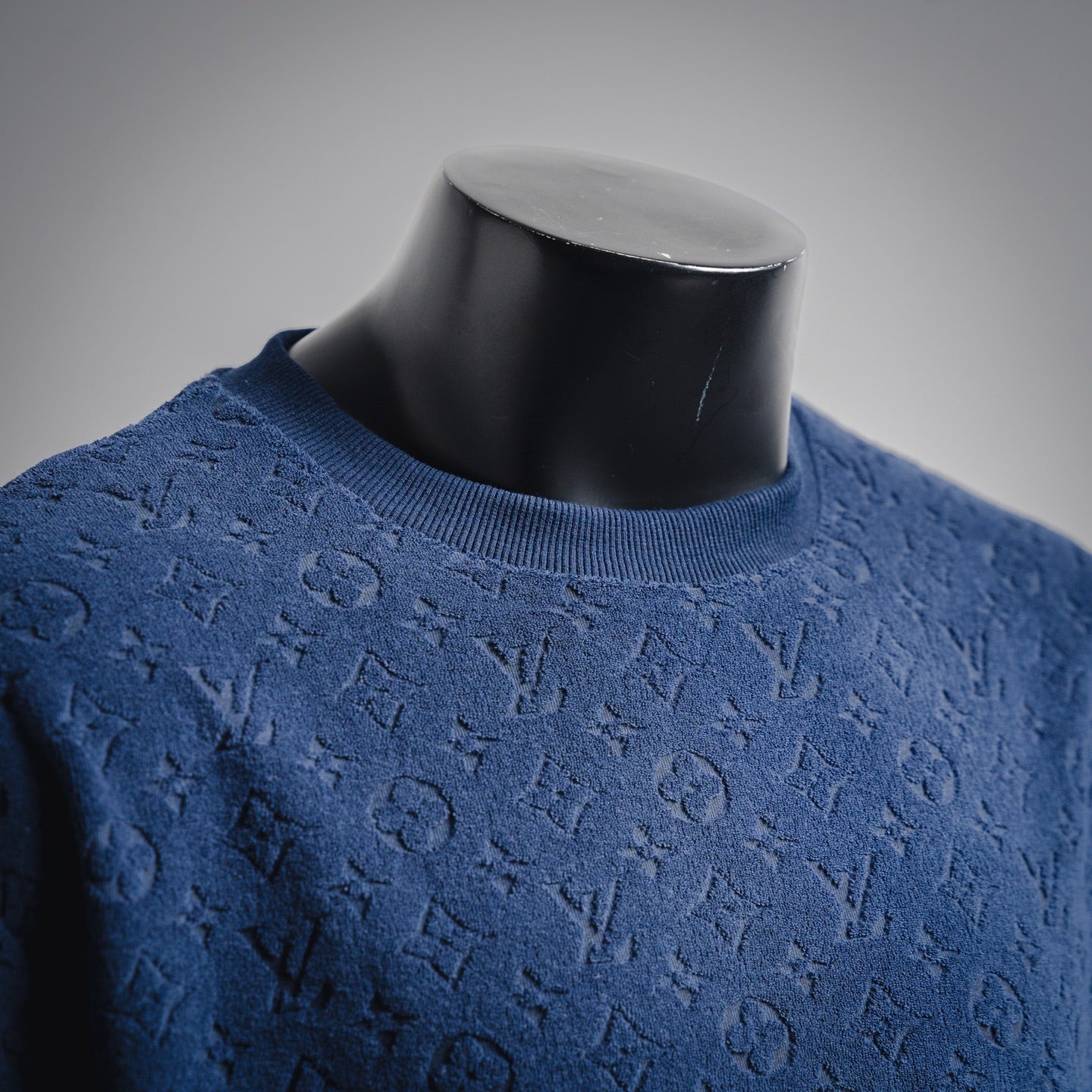 25 Navy blue flocked embossed terry short-sleeved shirt