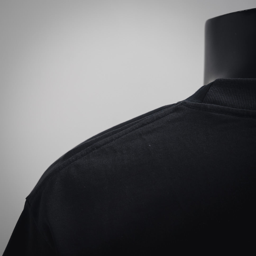 25ss's new early spring short-sleeved T-shirt with a pixelated, foamed logo print.