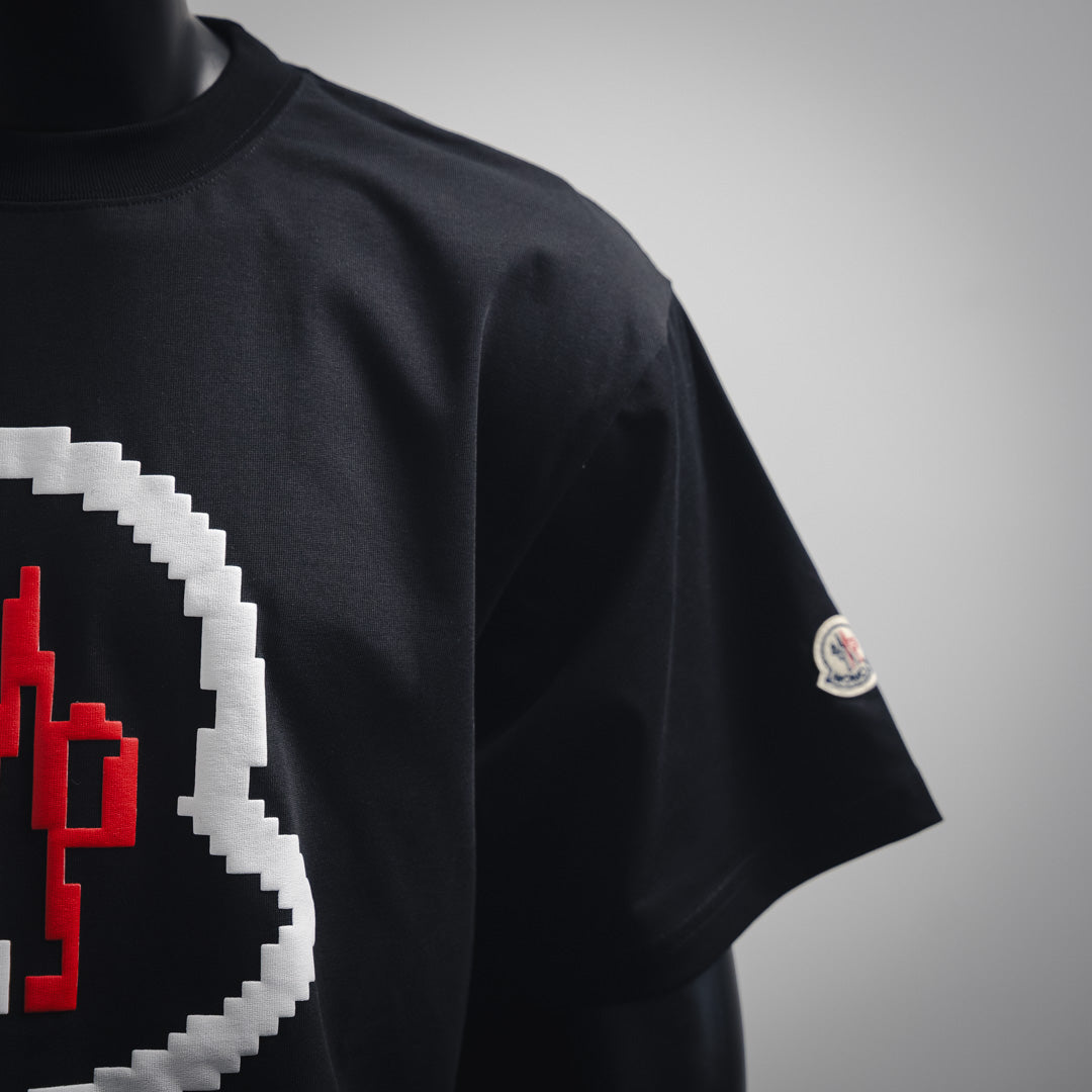 25ss's new early spring short-sleeved T-shirt with a pixelated, foamed logo print.