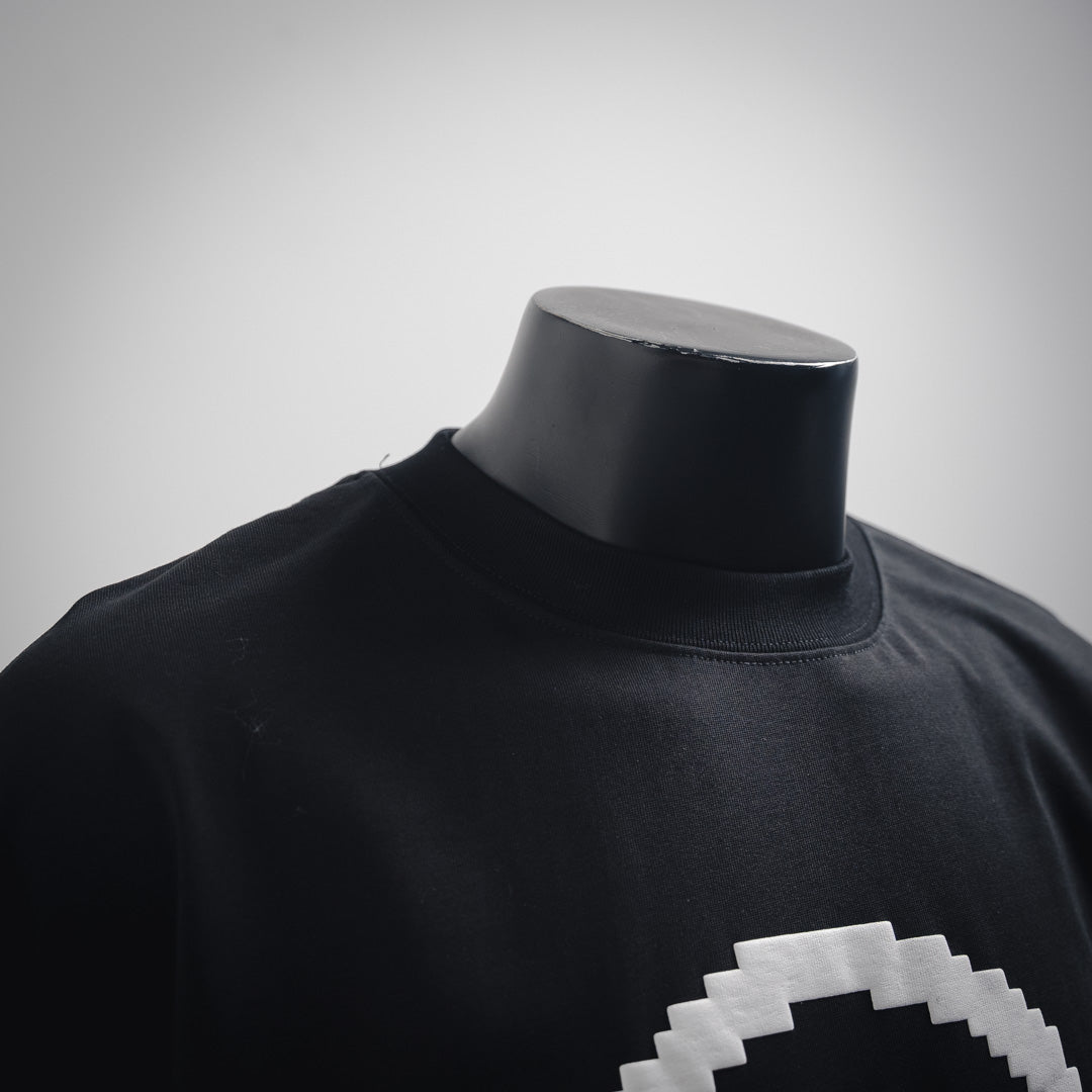 25ss's new early spring short-sleeved T-shirt with a pixelated, foamed logo print.