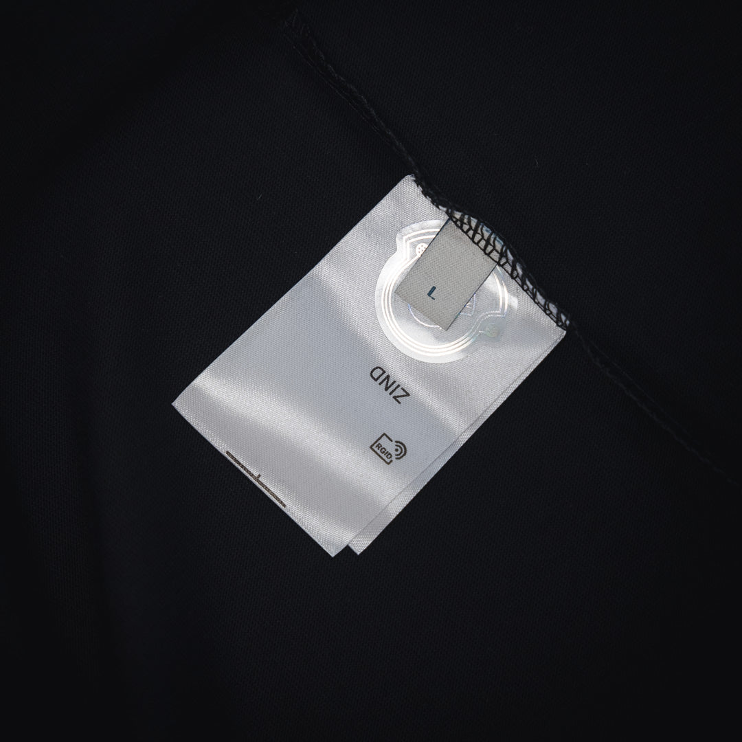 25ss's new early spring short-sleeved T-shirt with a pixelated, foamed logo print.
