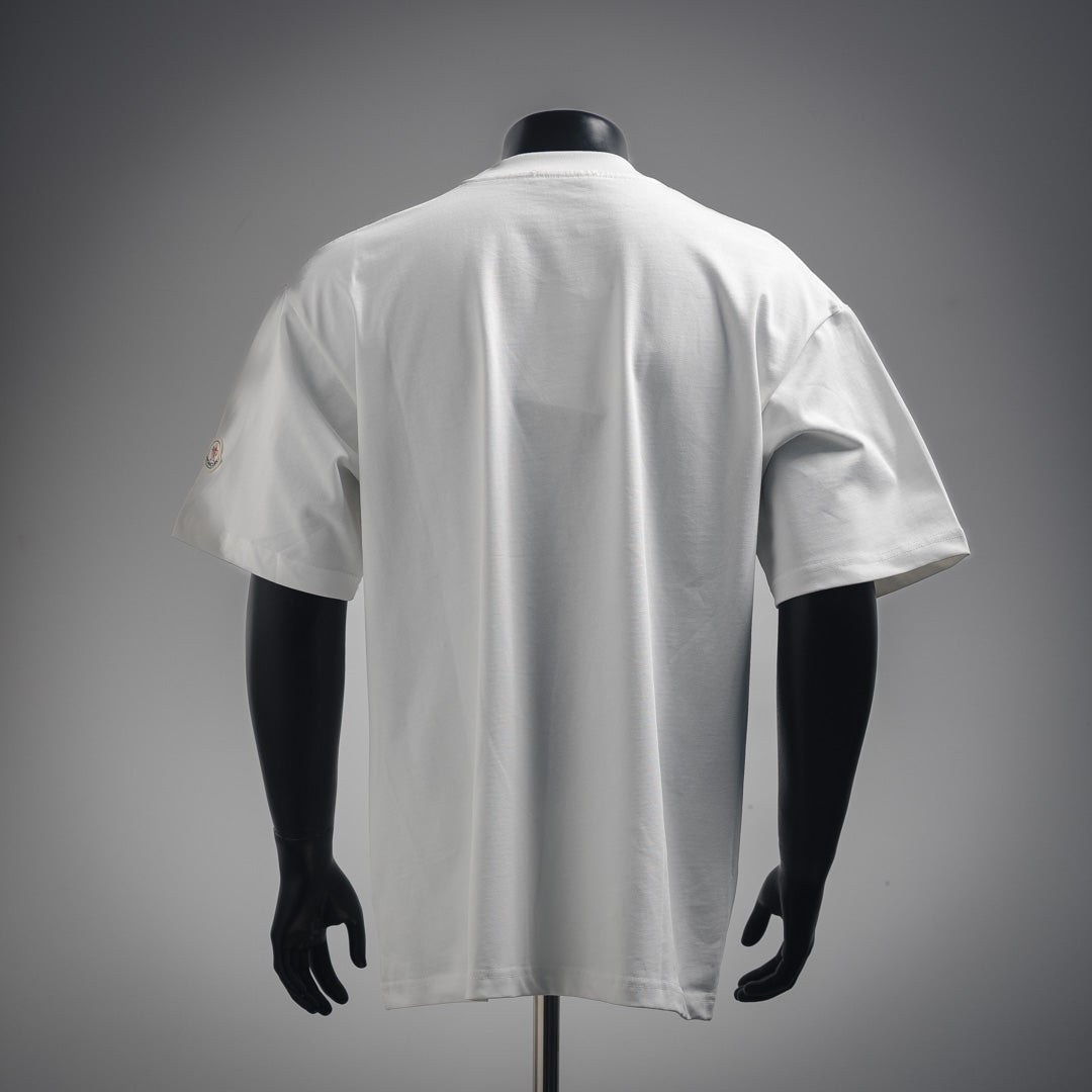 25ss's new early spring short-sleeved T-shirt with a pixelated, foamed logo print.