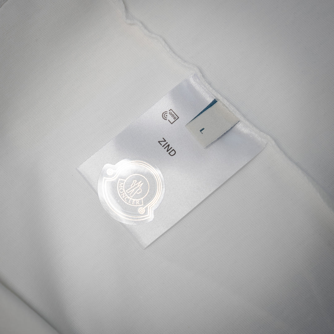 25ss's new early spring short-sleeved T-shirt with a pixelated, foamed logo print.