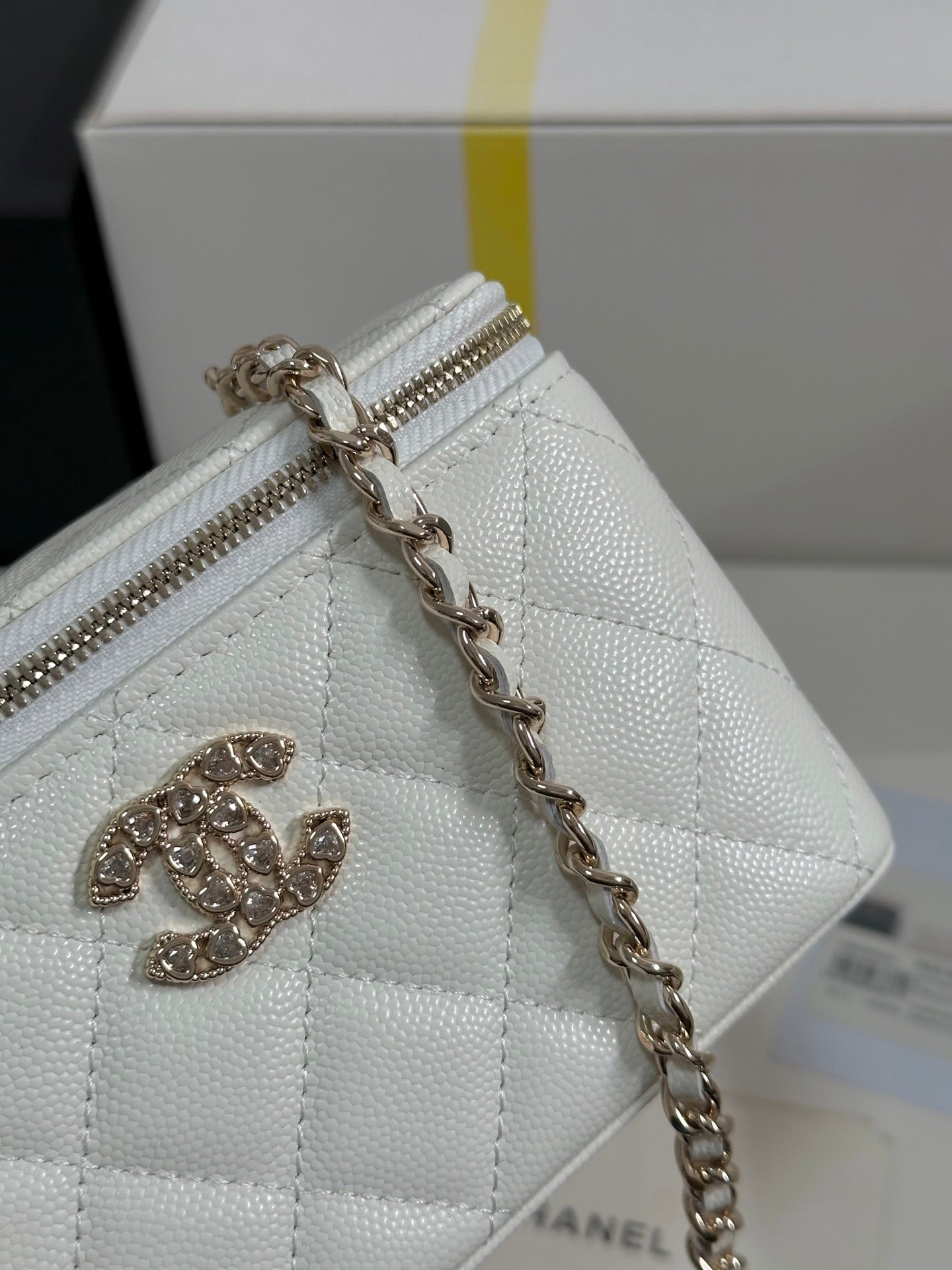 25C Vanity Case 17cm Yellow Caviar Leather Heart Rhinestone Light Gold Hardware 243418