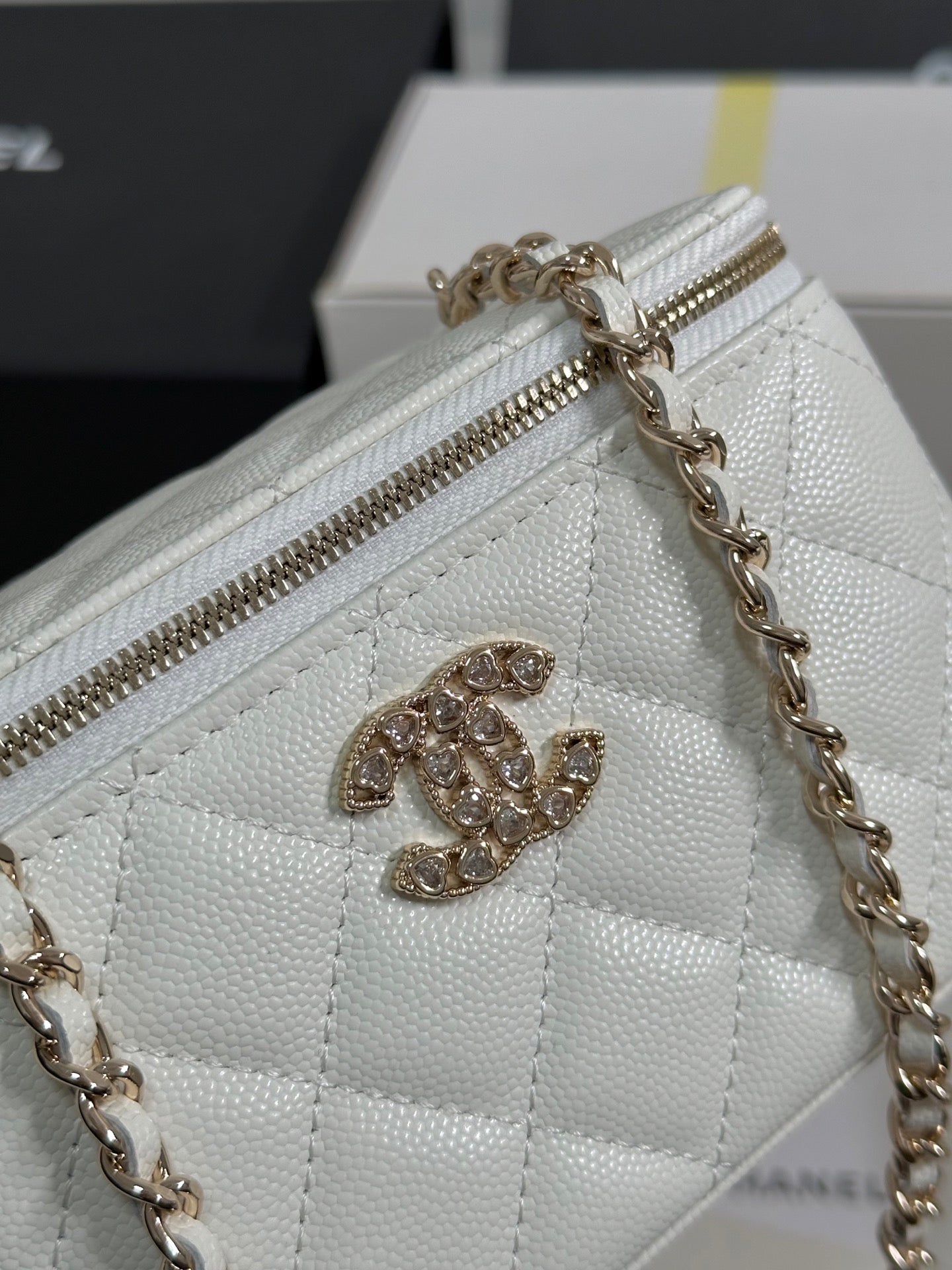 25C Vanity Case 17cm Yellow Caviar Leather Heart Rhinestone Light Gold Hardware 243418