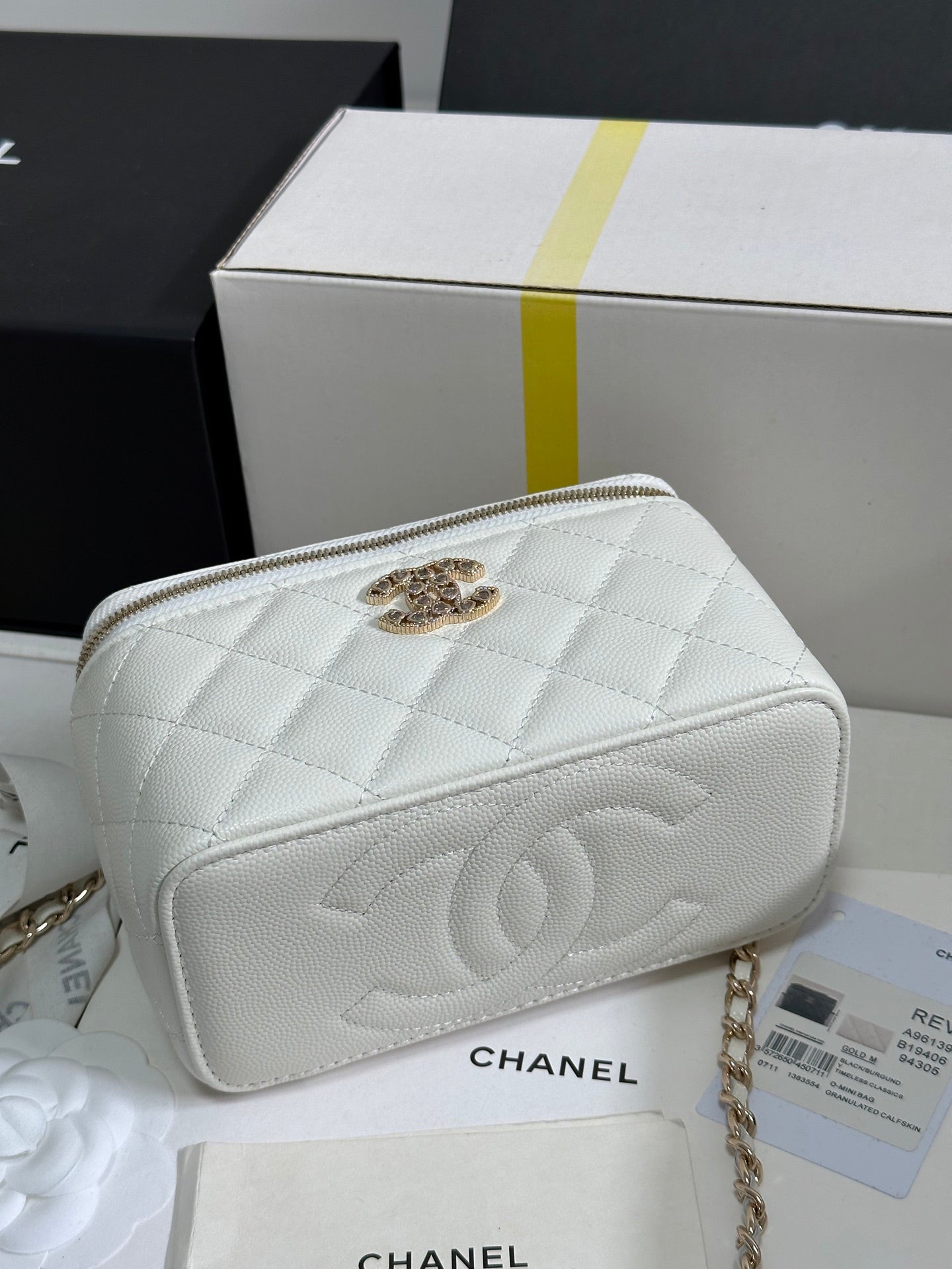 25C Vanity Case 17cm Yellow Caviar Leather Heart Rhinestone Light Gold Hardware 243418