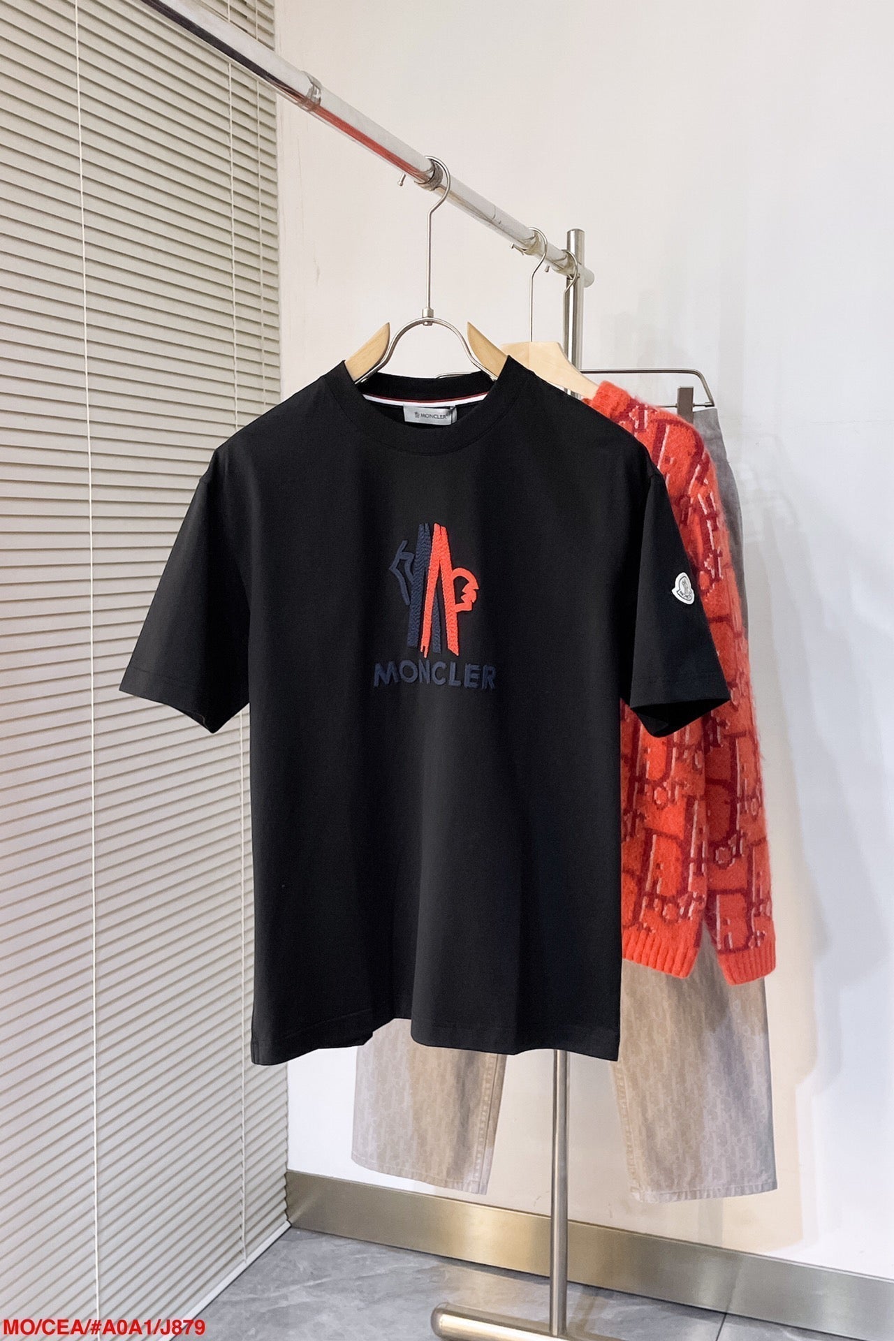Spring/Summer new metal logo on chest t-shirt
