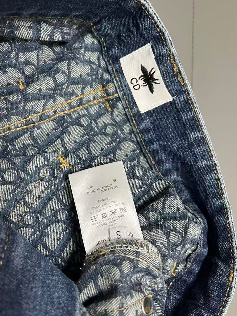 Gradient printed hemmed jeans