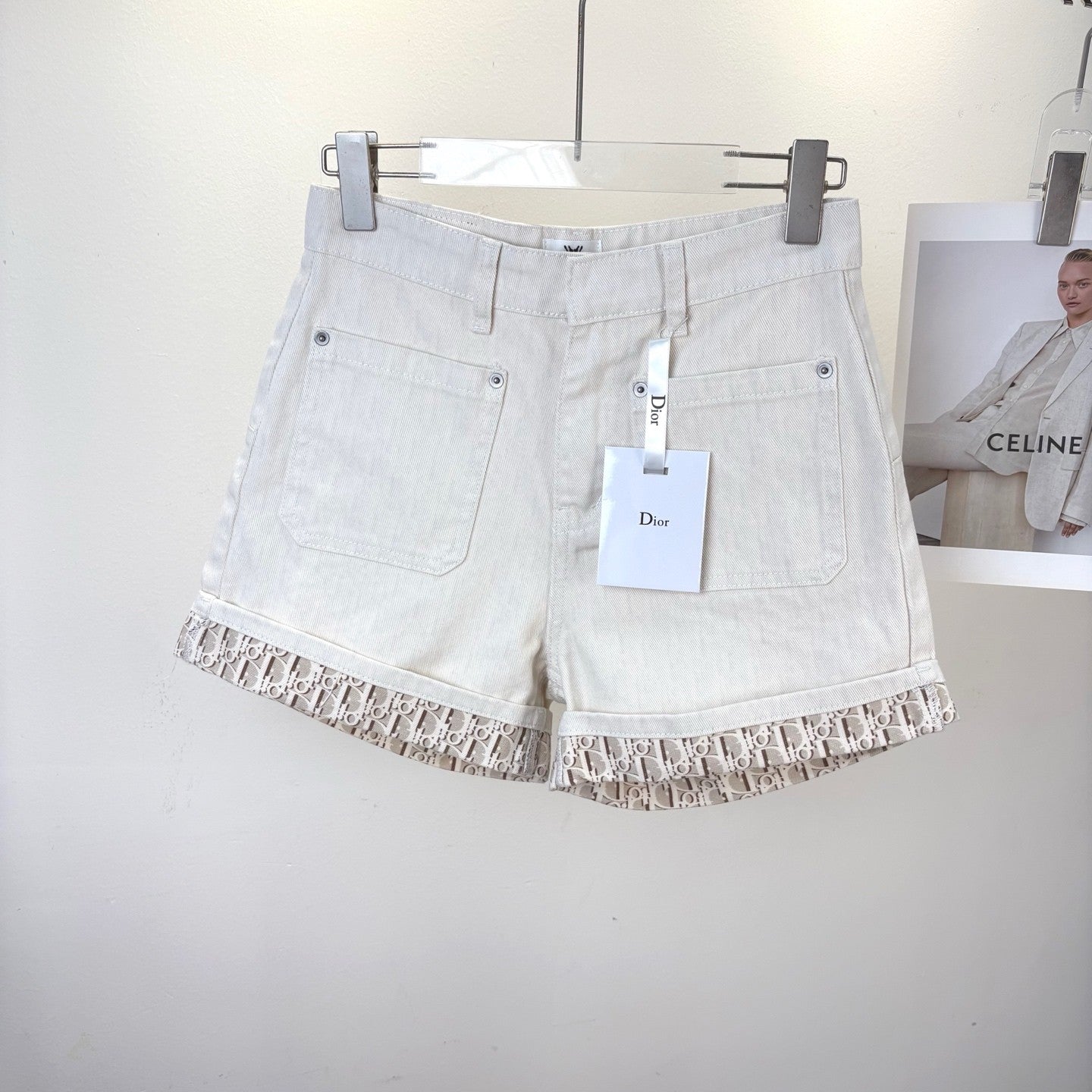 25 Spring and Summer New High-end Printed Rolled-up Shorts