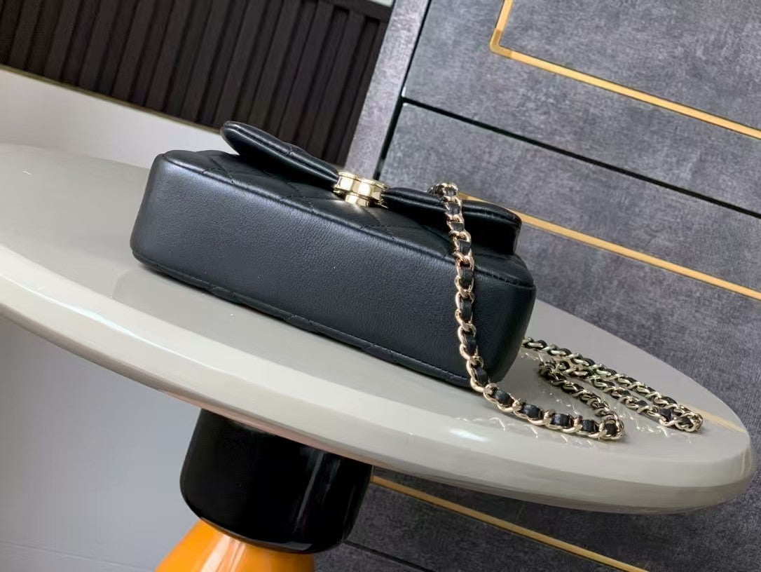 25 Black Trapezoidal Flap Bag