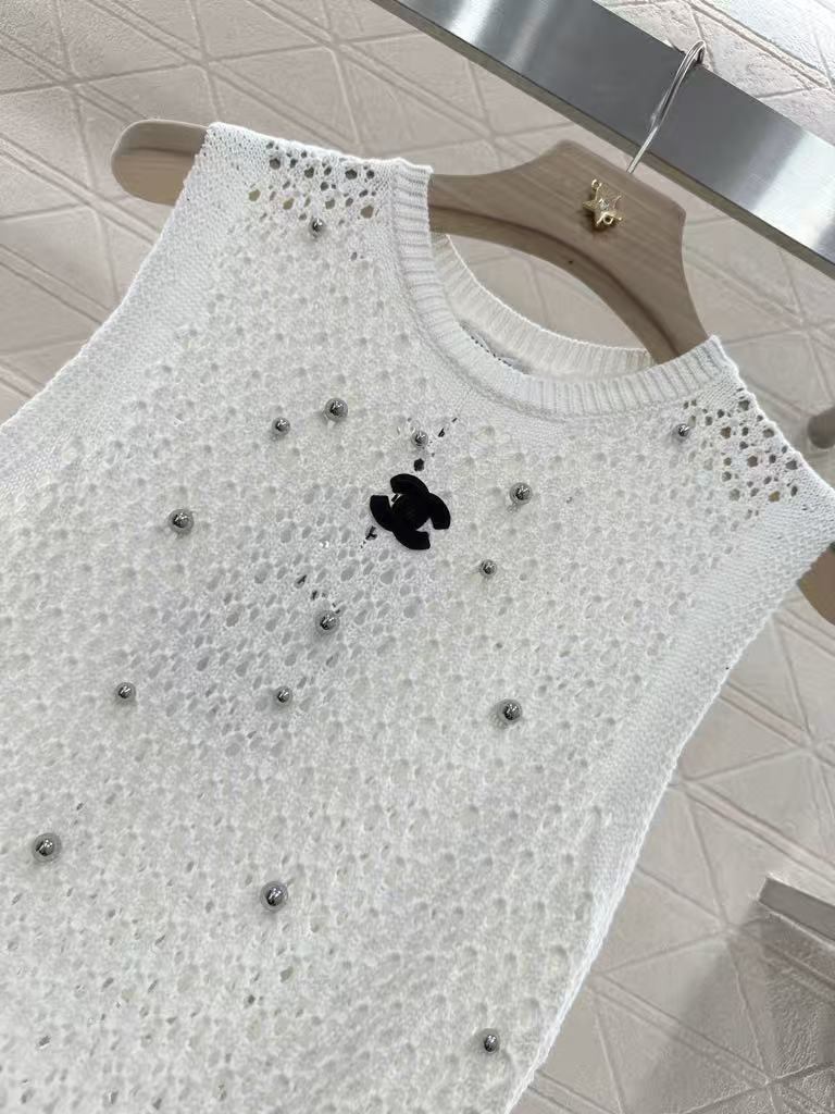 25fw Hollow nail bead knitted vest