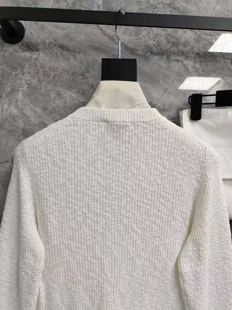 25 new white knitted cardigan