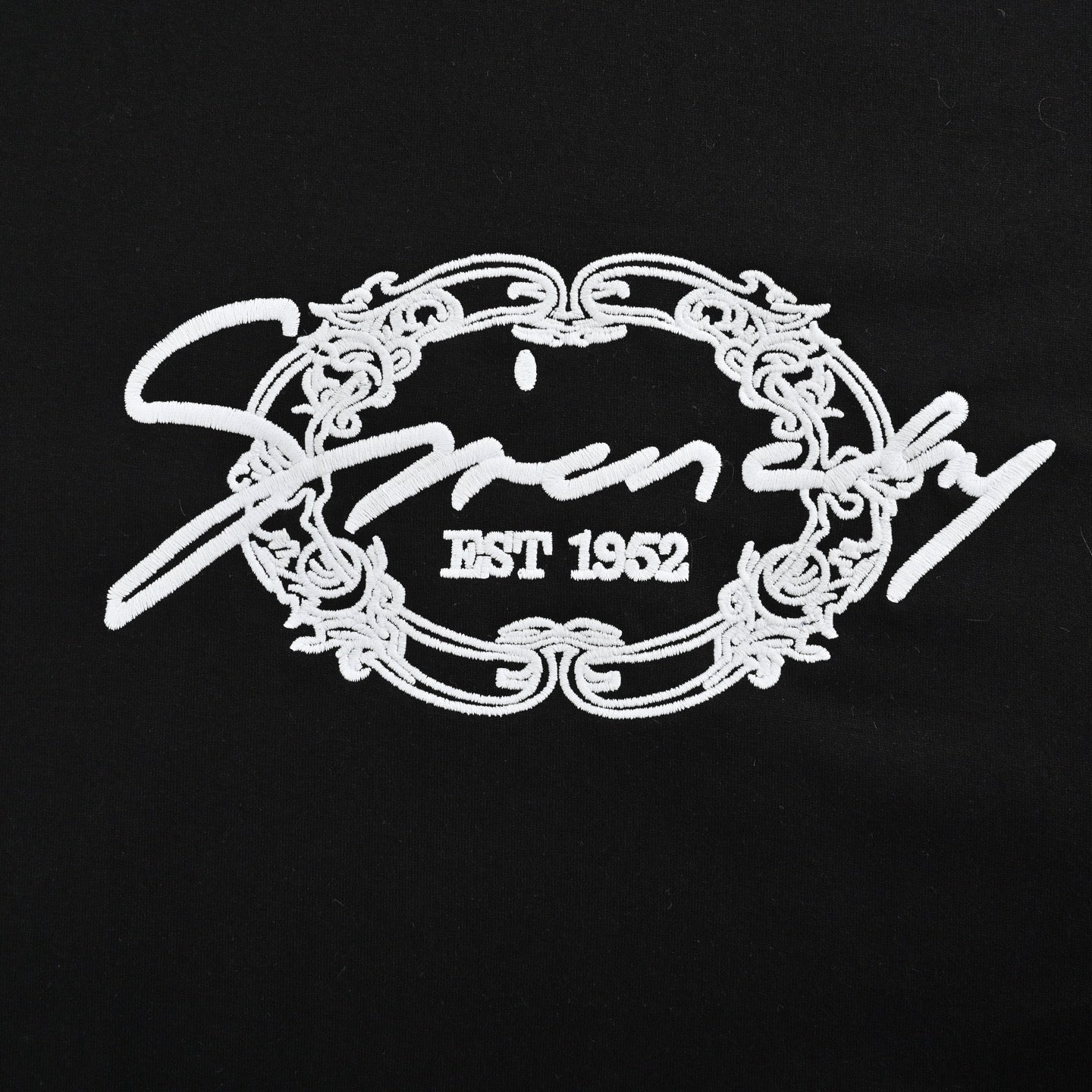 embroidered letter logo short sleeves