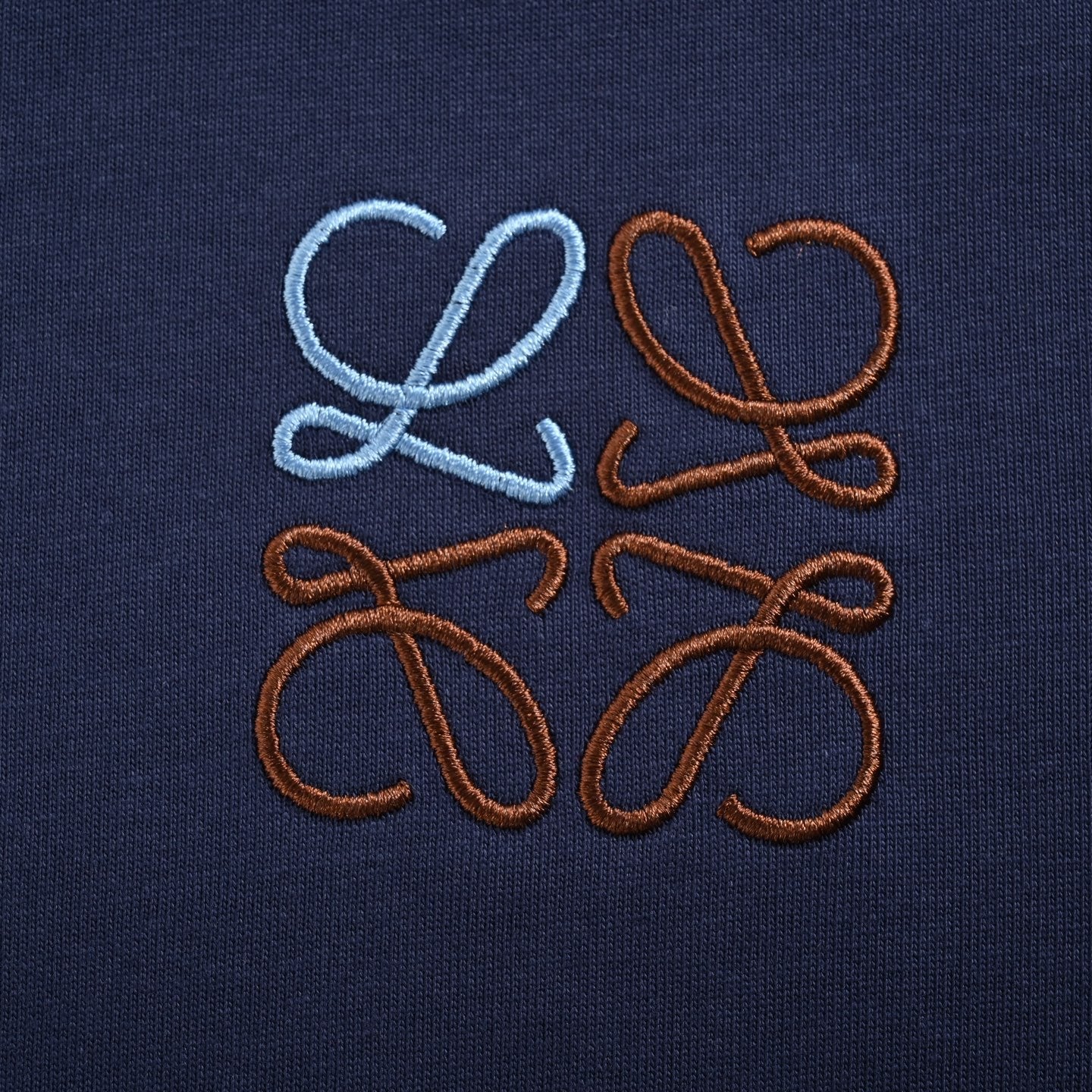 embroidered logo short sleeves
