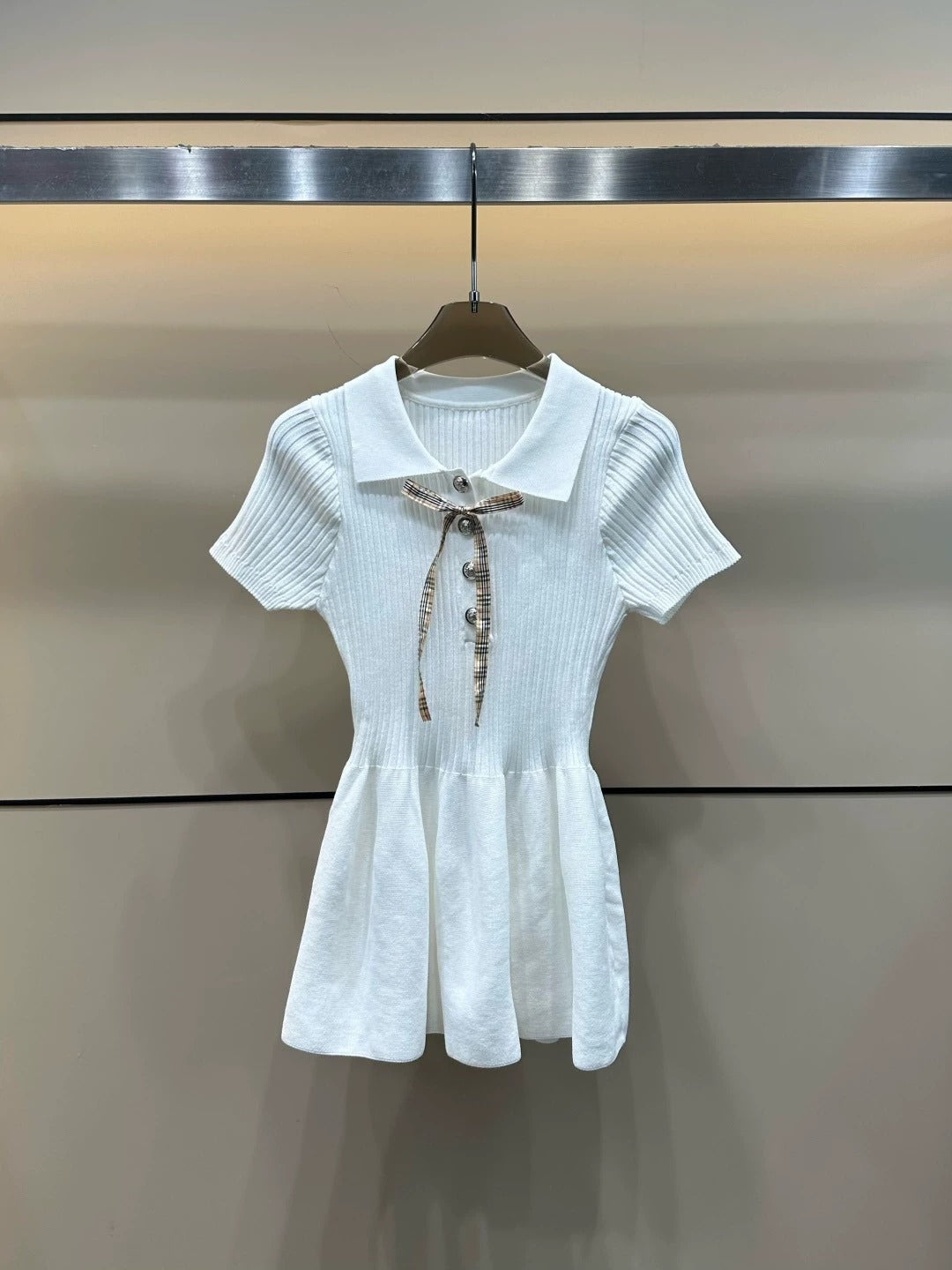 25 Early Autumn Slim Short Sleeve Dress