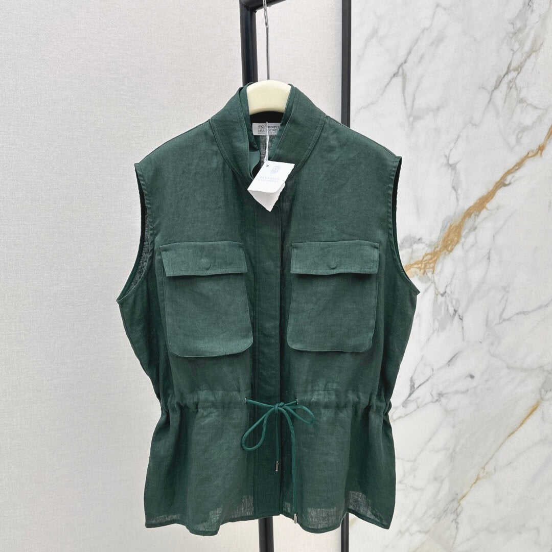 Minimalist Tailored Vest – Elegant & Slimming