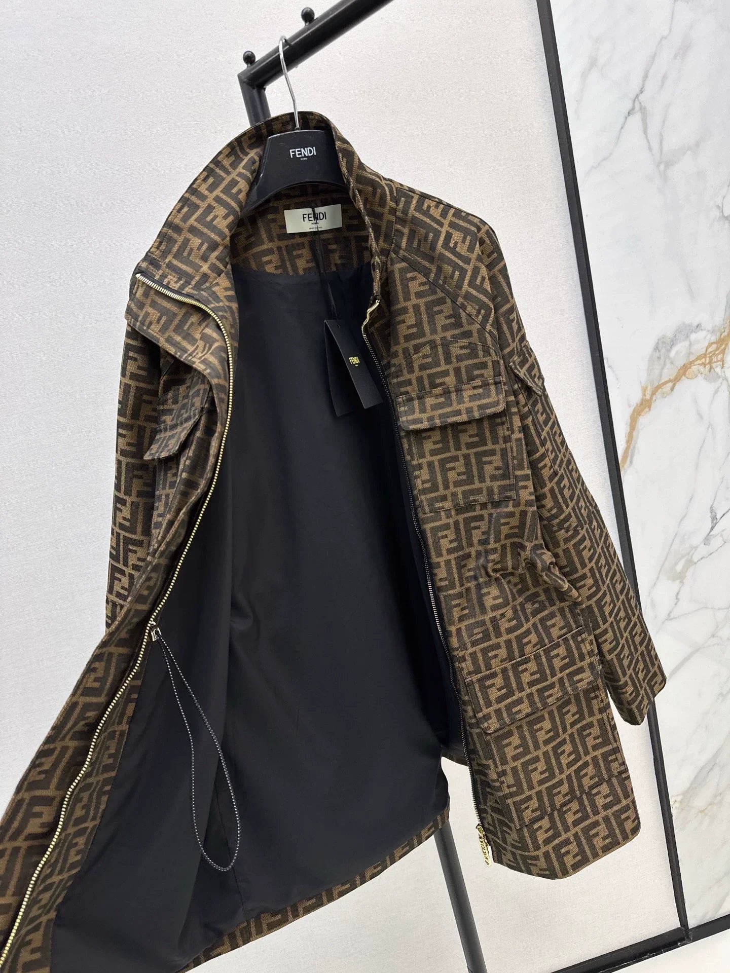 25fw Alphabet Jacquard Stand up Collar Waist Jacket