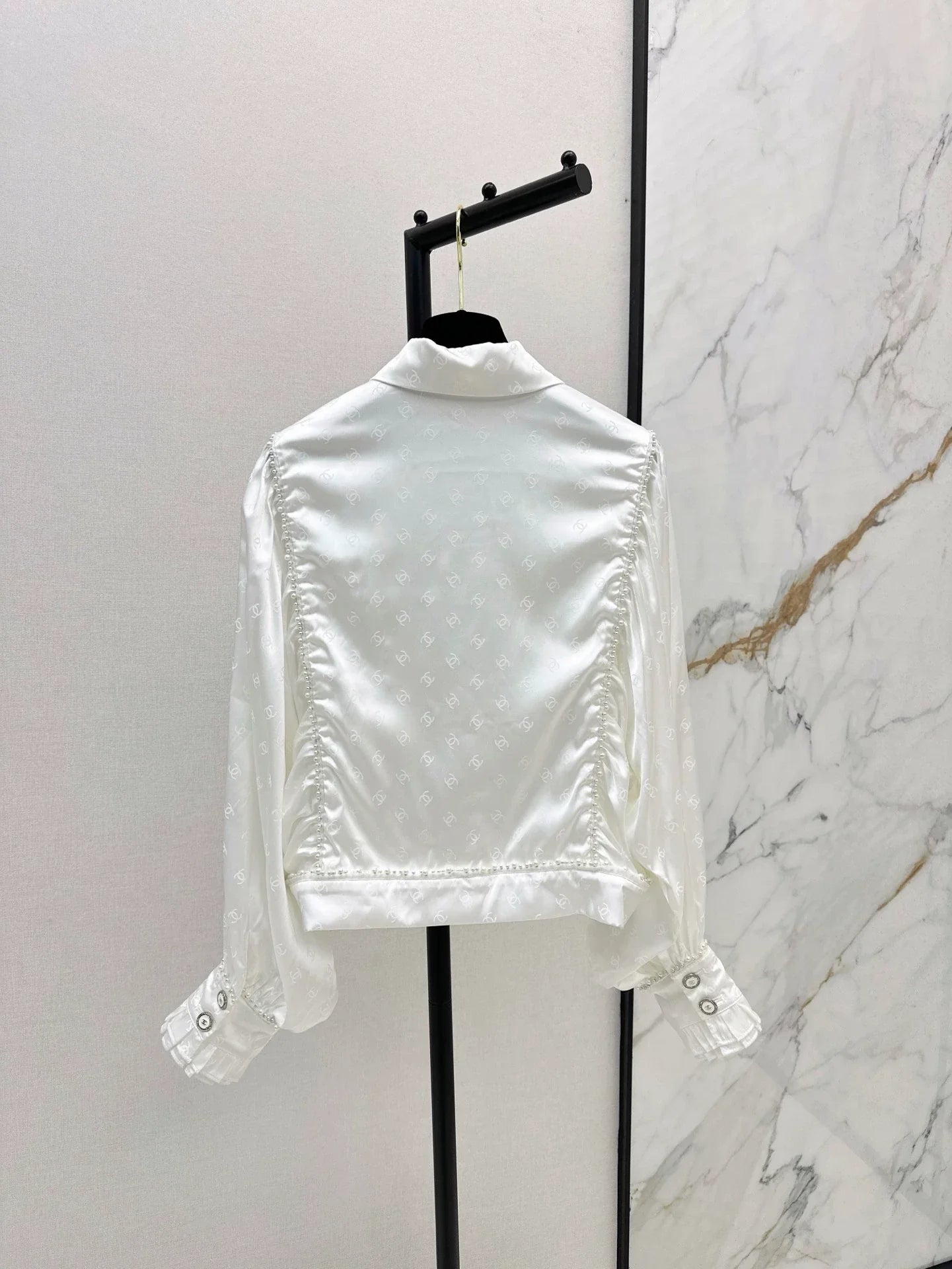 25fw Pearl trimmed shirt